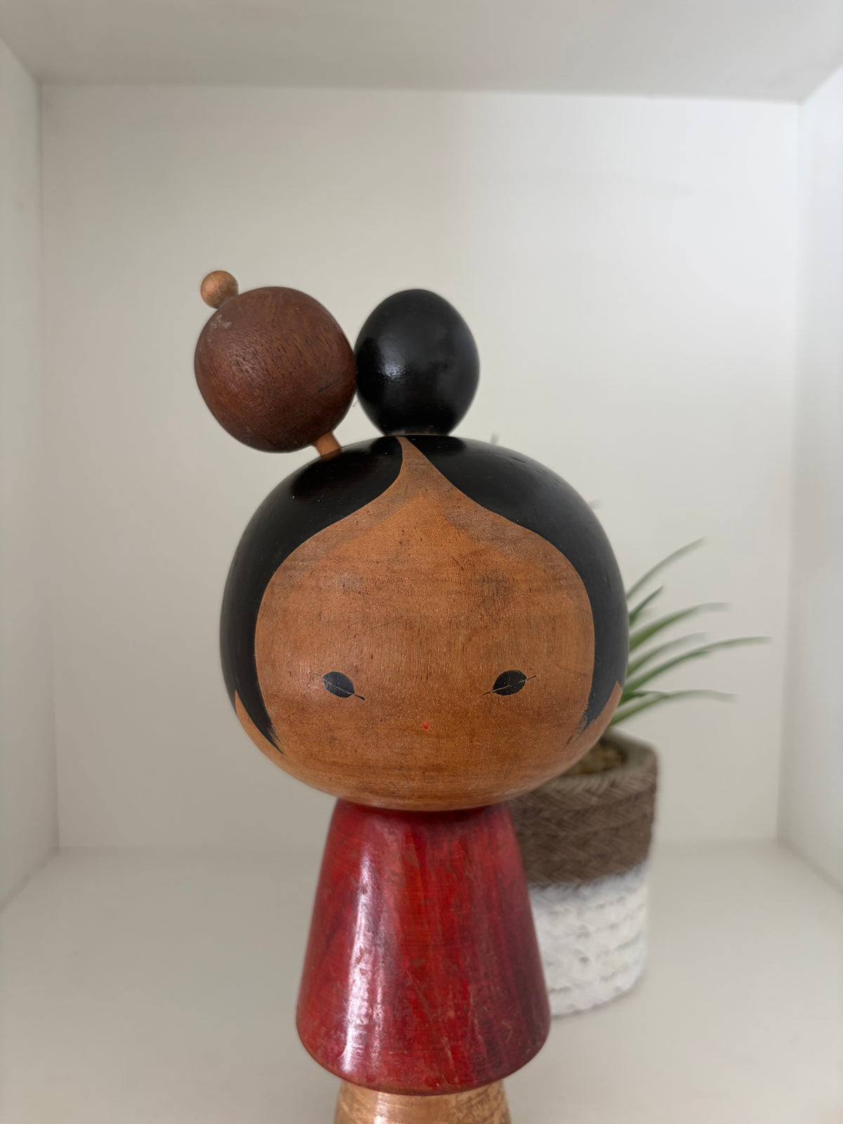 Very rare vintage Sosaku kokeshi by Issetsu Kuribayashi (1924 - 2011)
