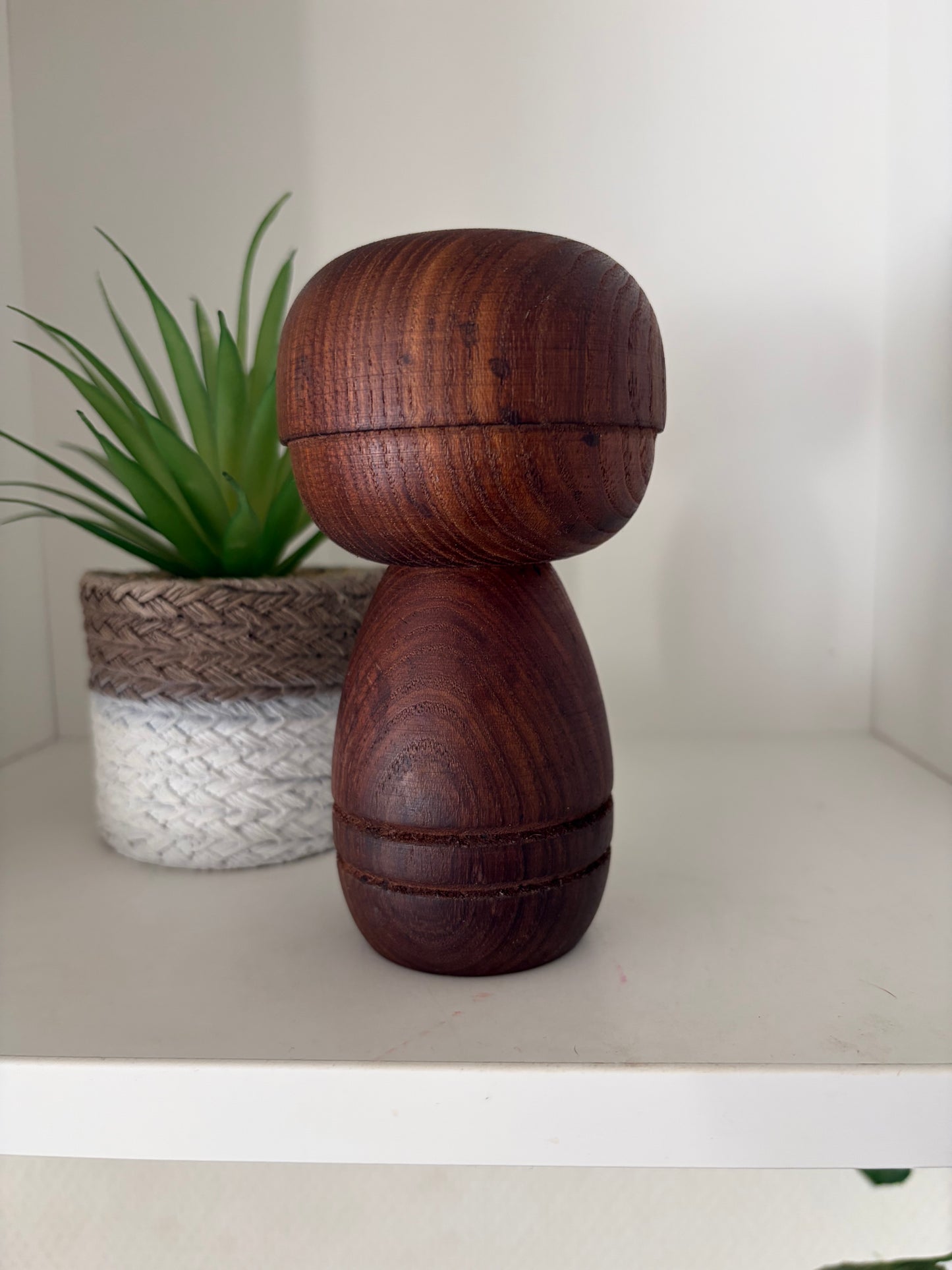 vintage Sosaku kokeshi mad by Sanpei Yamanaka (1926-2012)