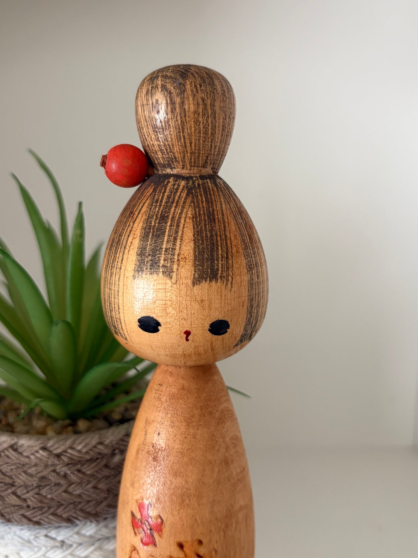 Lovely vintage Sosaku kokeshi by Isamu Yamakawa
