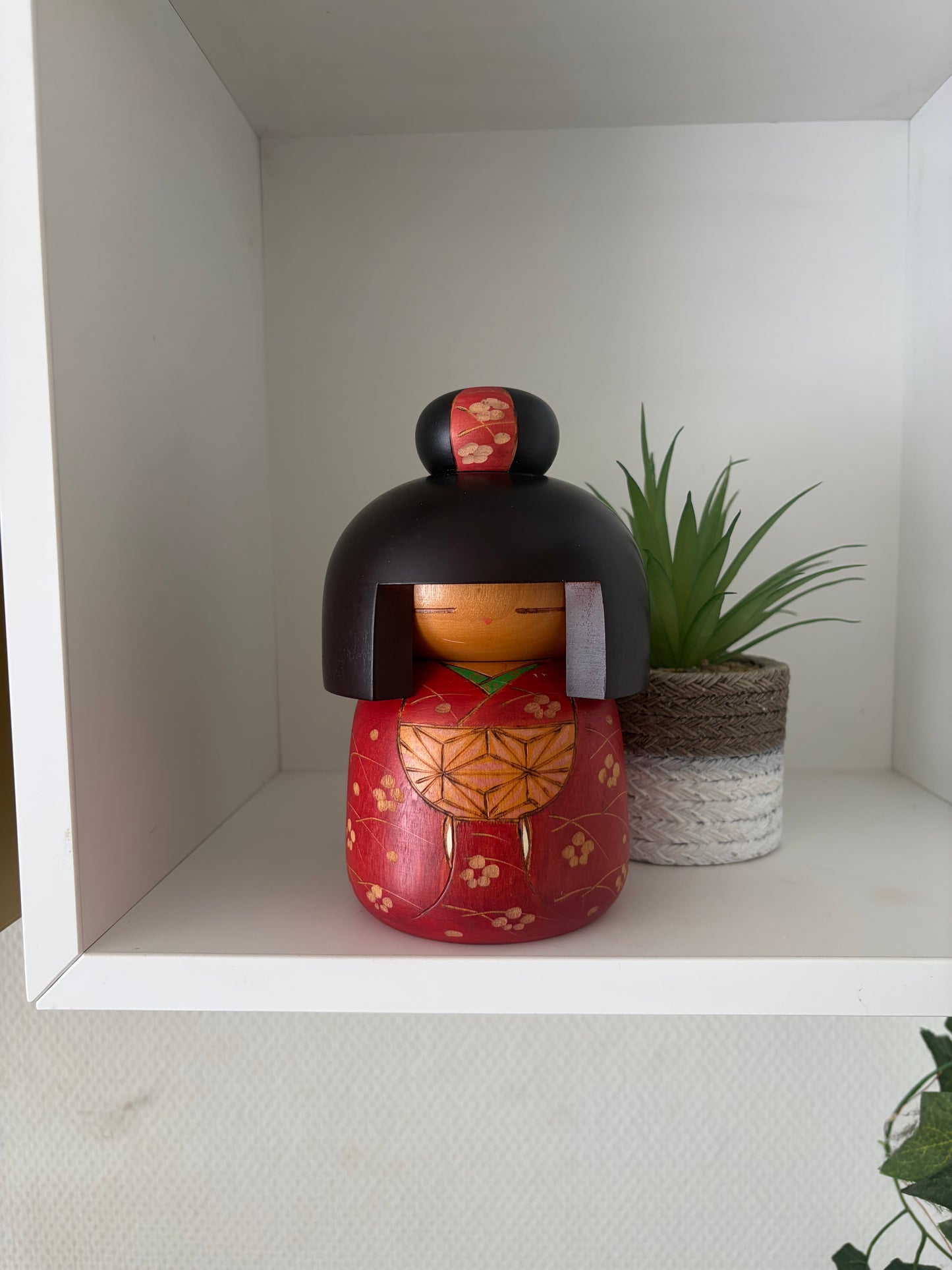 Beautiful vintage Sosaku kokeshi by Koho