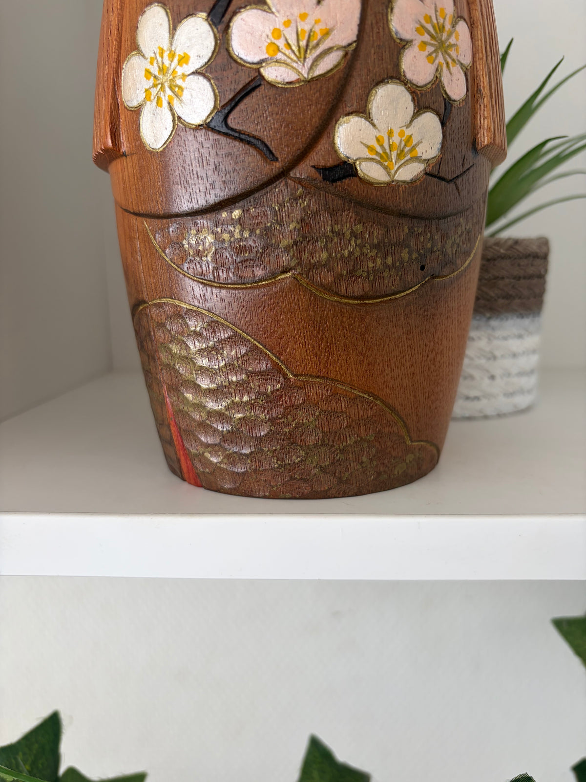 Exclusive Sosaku kokeshi by Aoki Ryoka (1931-)
