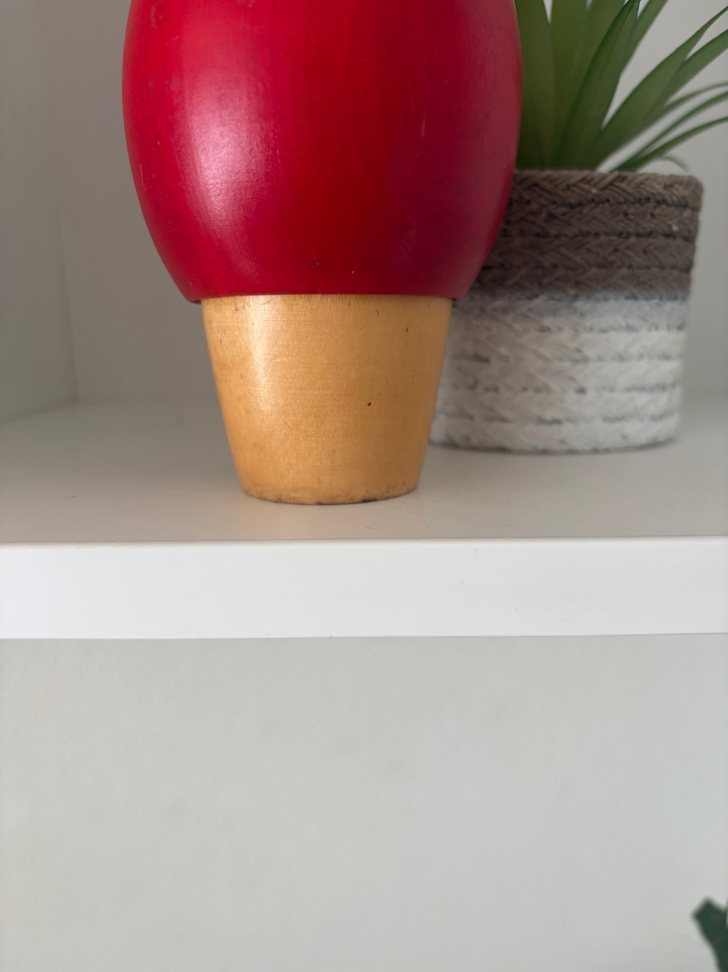 Vintage lovely Sosaku kokeshi by Chie Tamura