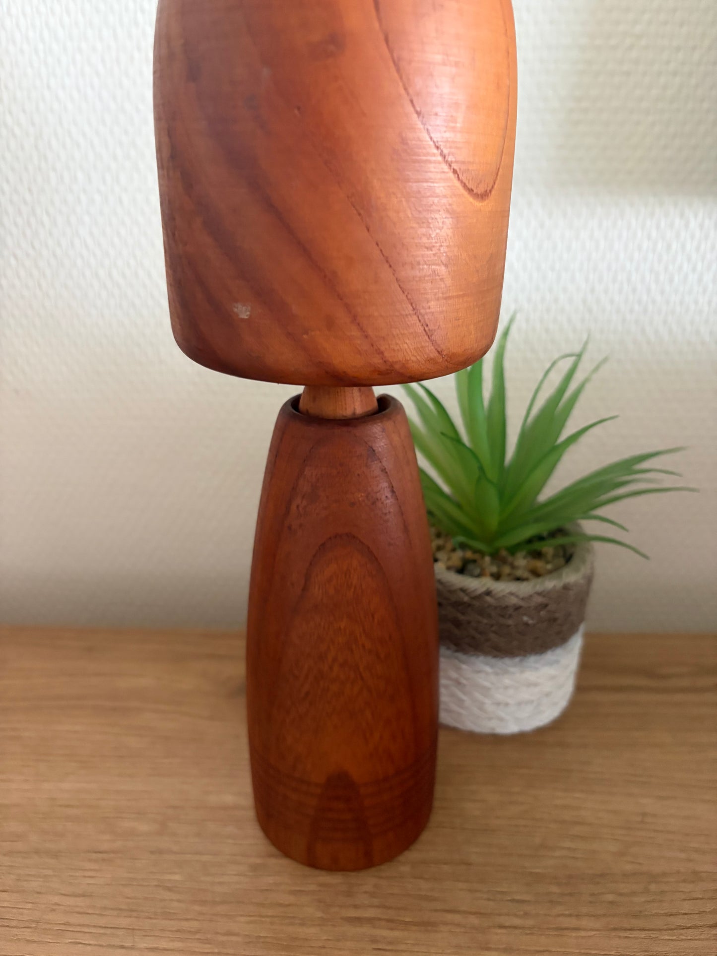 Exclusive Sosaku kokeshi by Shido Shozan (1932-1995)