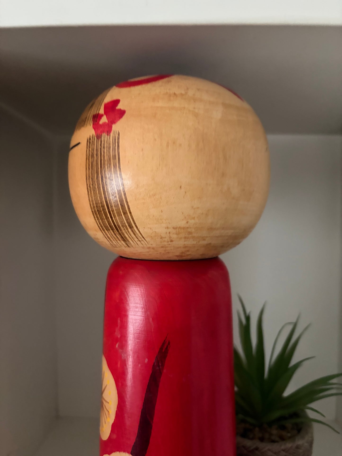vintage kokeshi by Usuki Hakuho