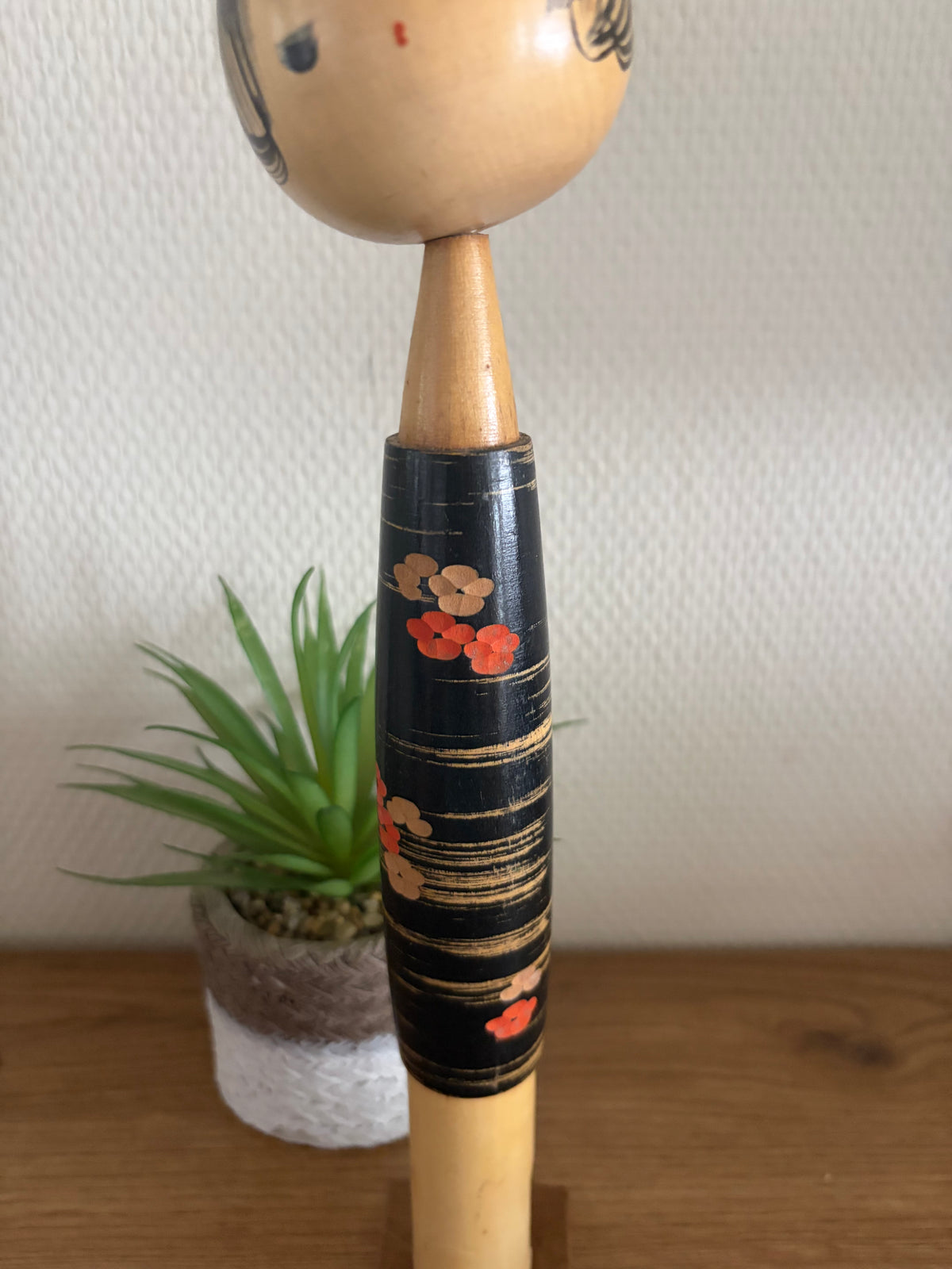Rare Vintage Sosaku kokeshi by Takanashi Hanpuushi