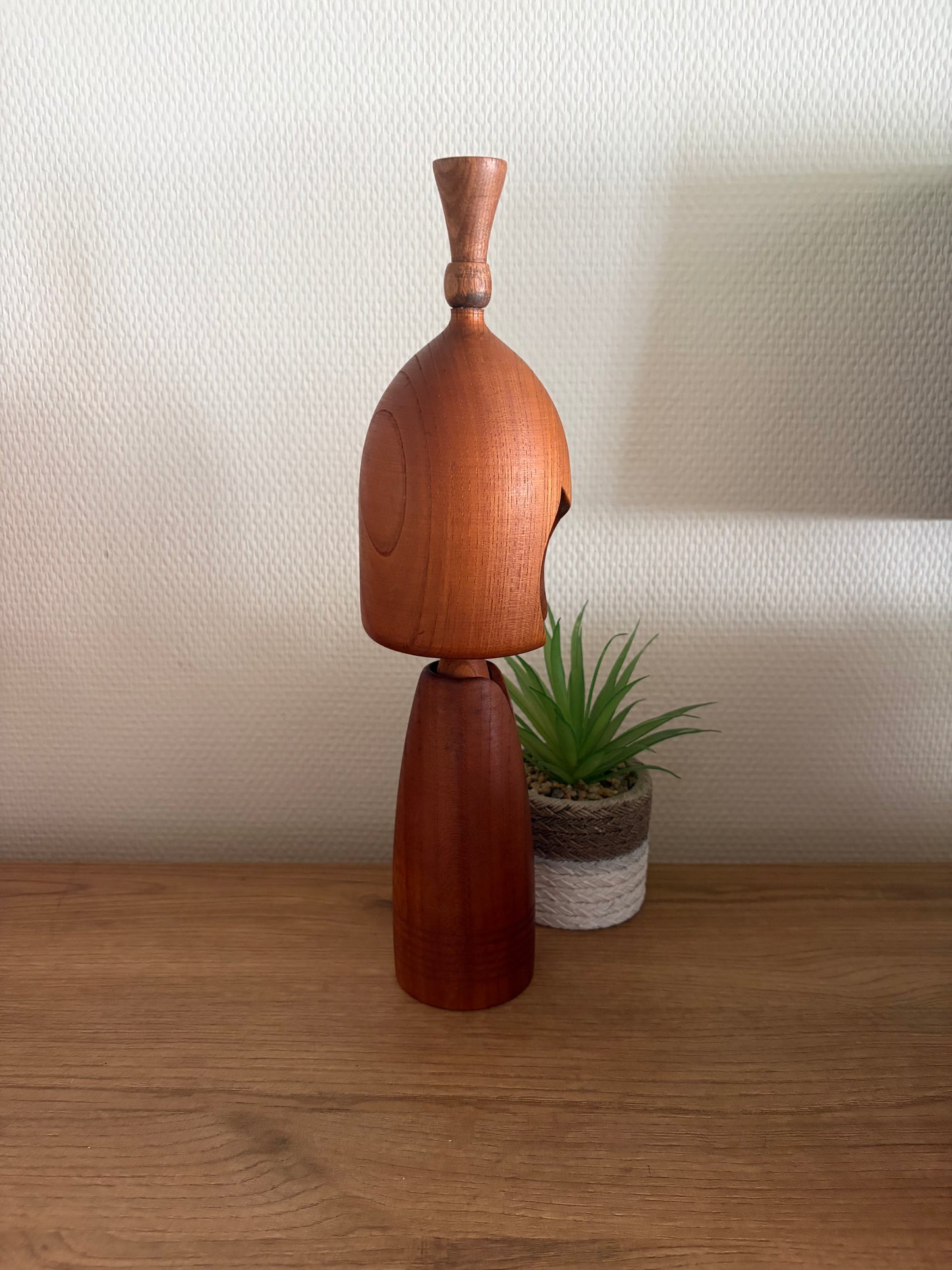 Exclusive Sosaku kokeshi by Shido Shozan (1932-1995)