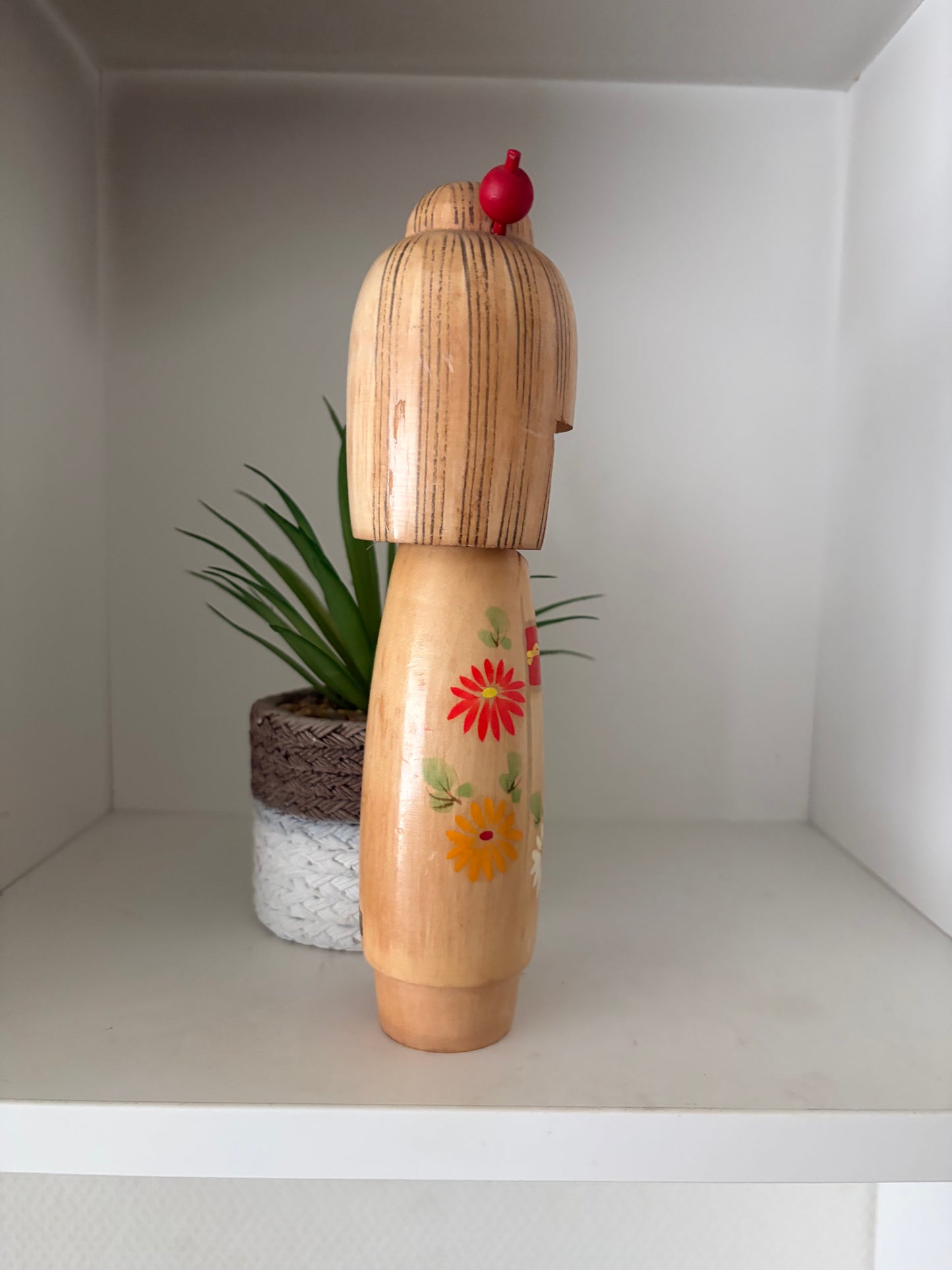 Vintage Sosaku kokeshi by Hajime Miyashita (1940-)