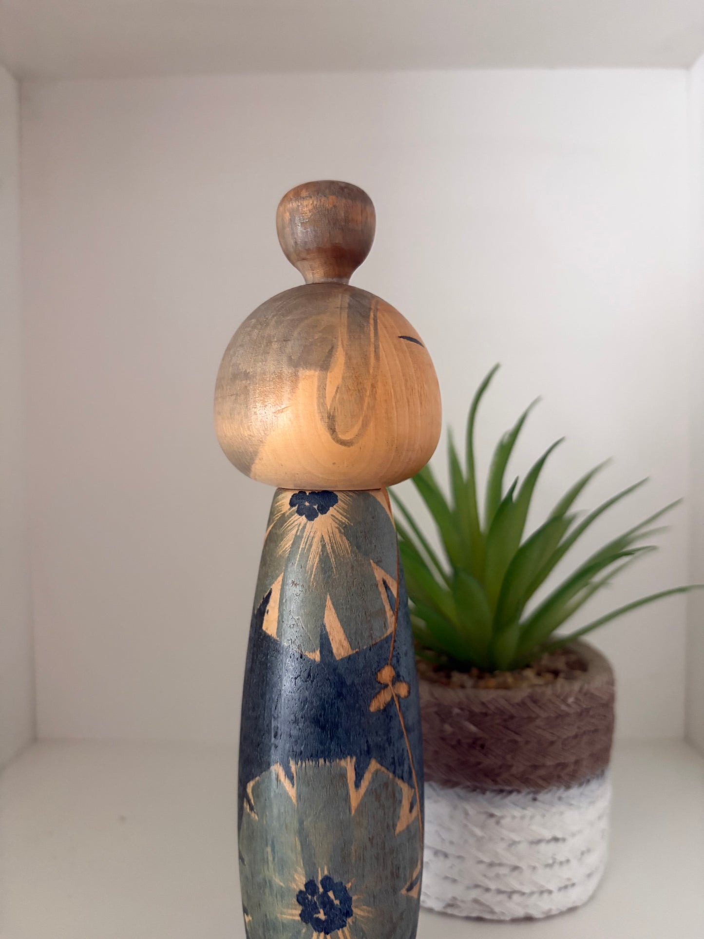 vintage Sosaku kokeshi by Issetsu Kuribayashi (1924-2011)