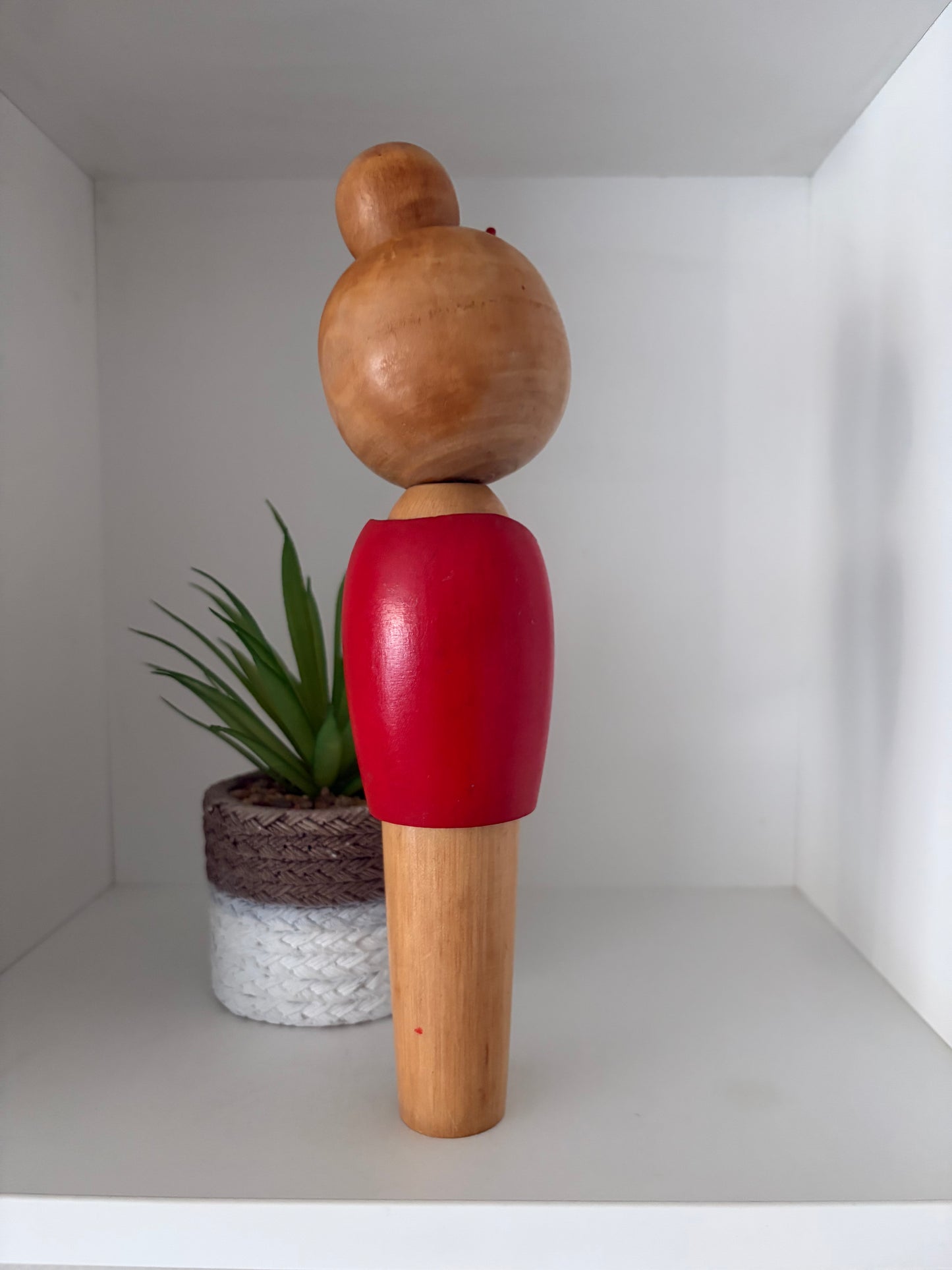 Vintage Sosaku kokeshi by Hajime Miyashita (1940-)