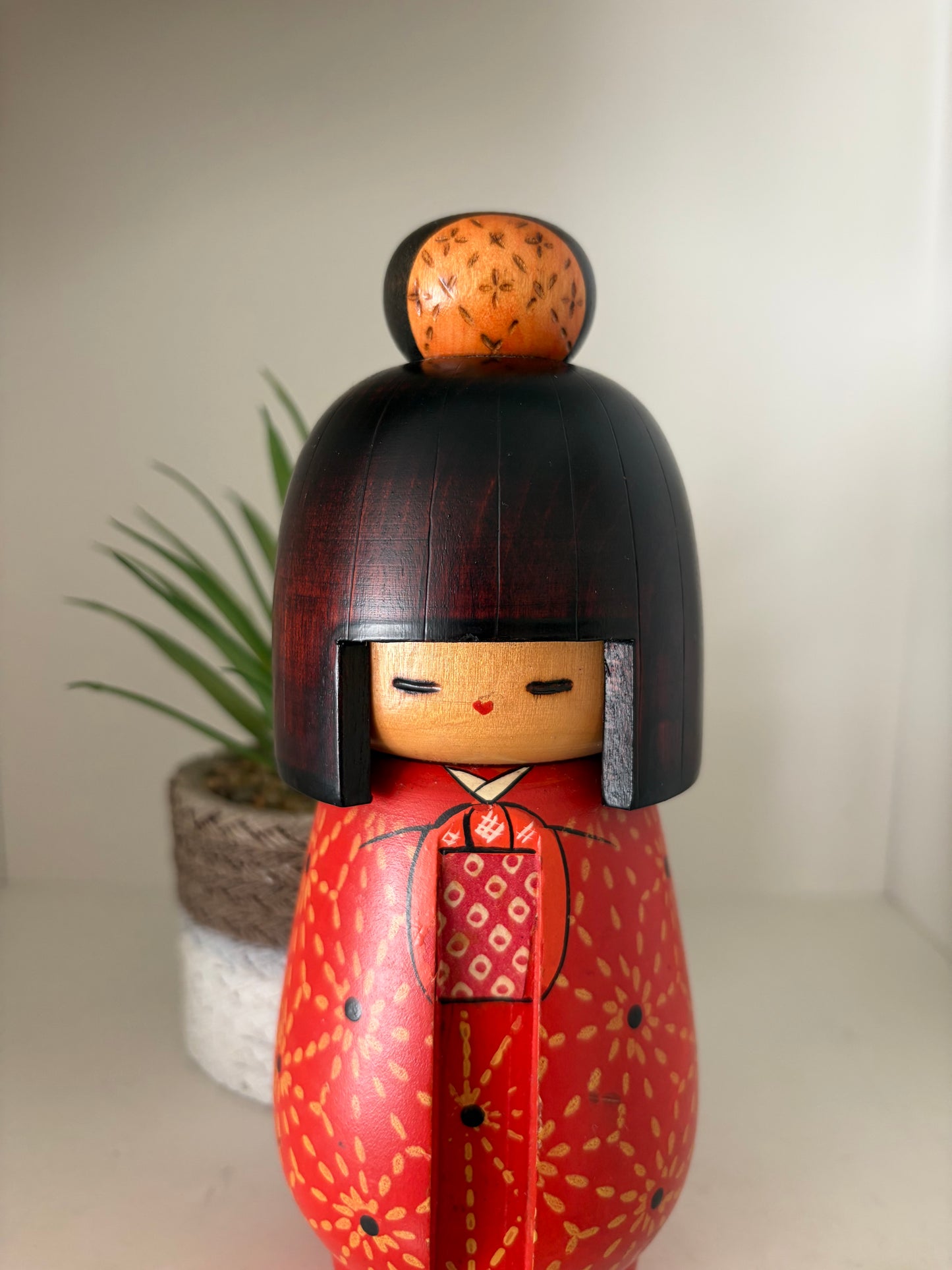 Vintage Gumma kokeshi made by Kazuo Takamizawa (1927-)