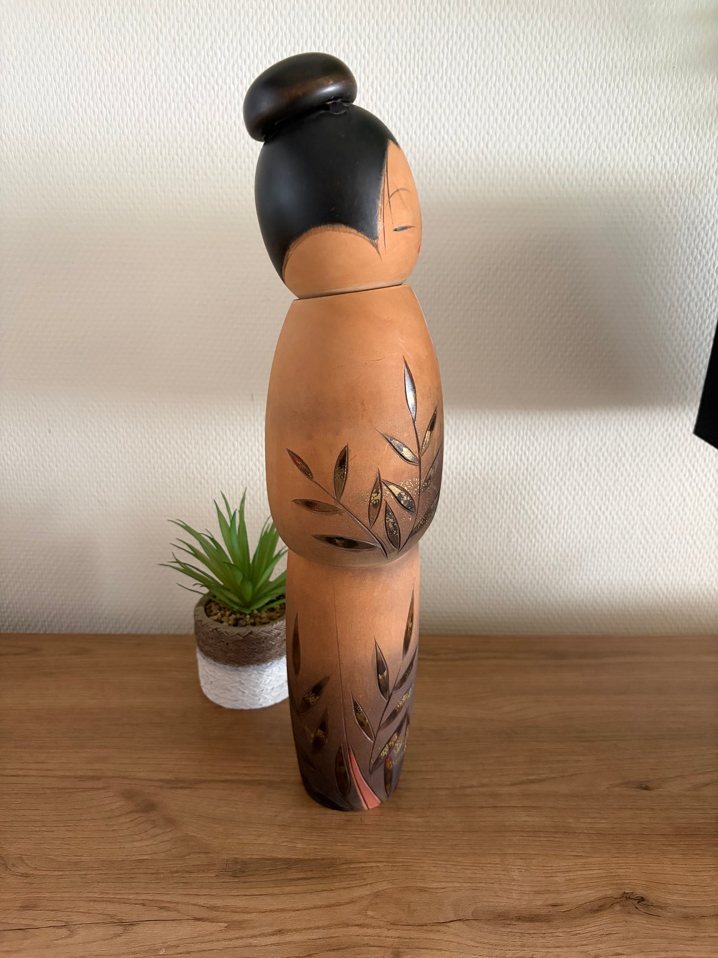 Exclusive vintage Sosaku kokeshi by Aoki Ryoka (1931-)