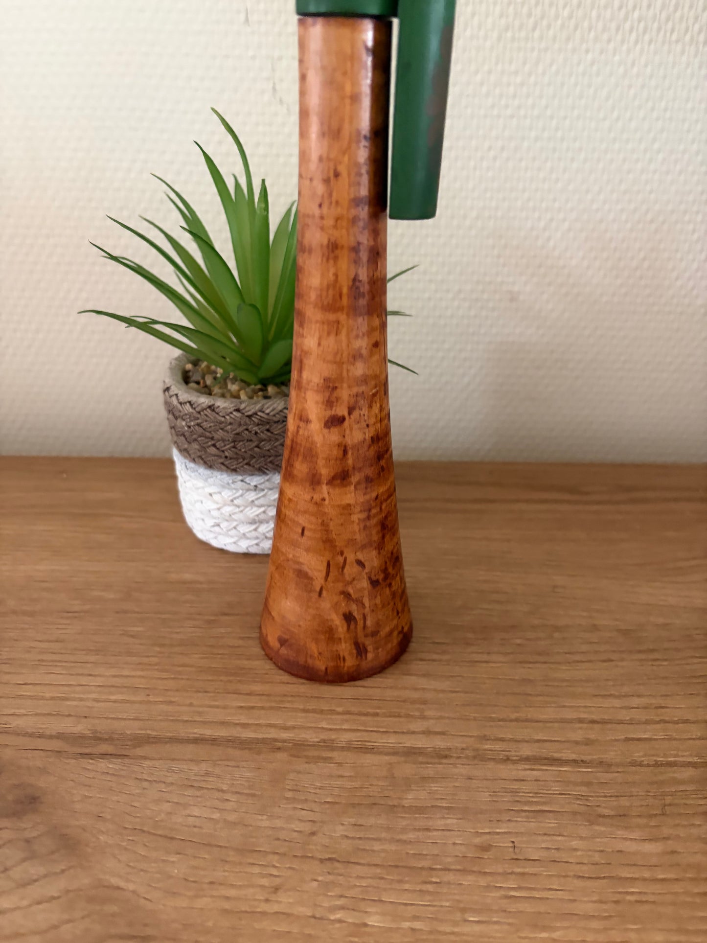 Rare vintage Sosaku kokeshi by Shido Shozan (1932-1995)