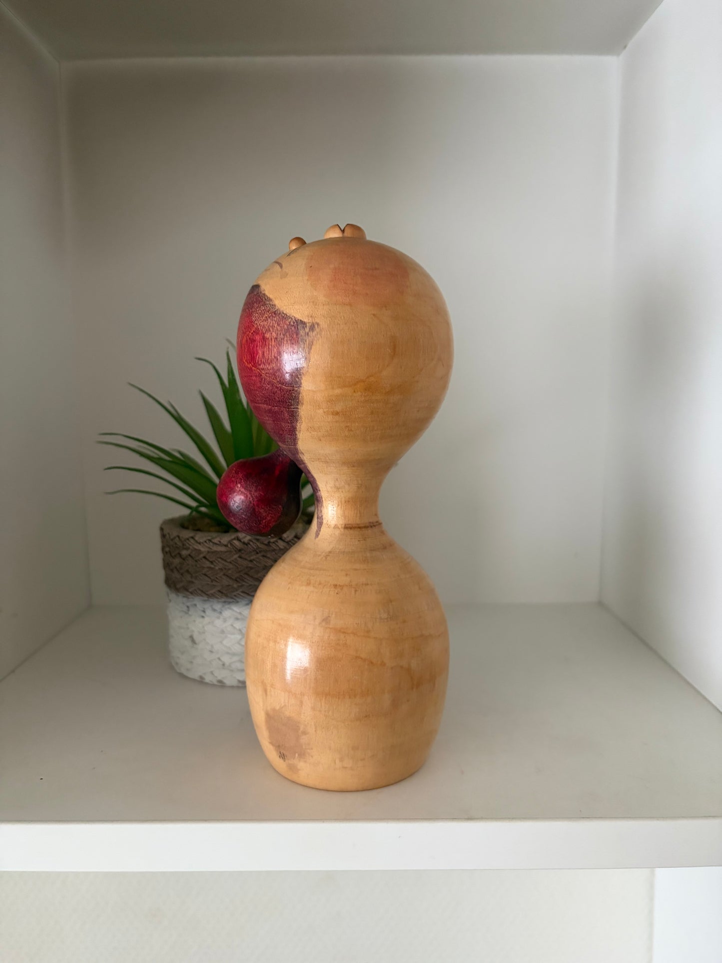 Exclusive Sosaku kokeshi by Tanaka Harumasa (1916-1966)