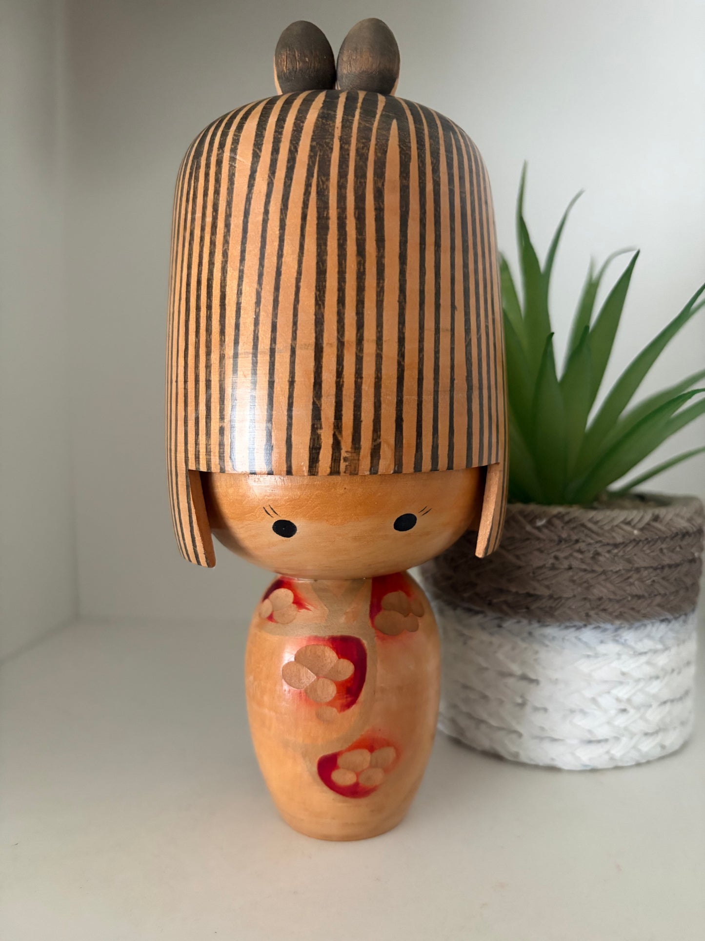 Rare vintage Sosaku kokeshi by Inosuke Kobayashi (1931-)