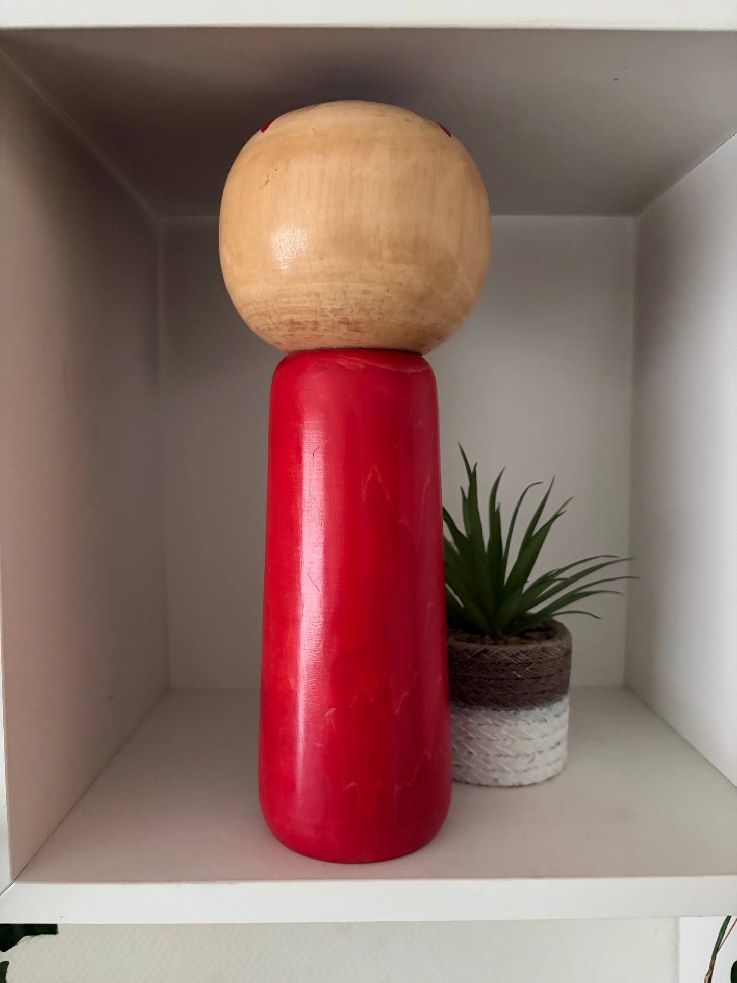 vintage kokeshi by Usuki Hakuho