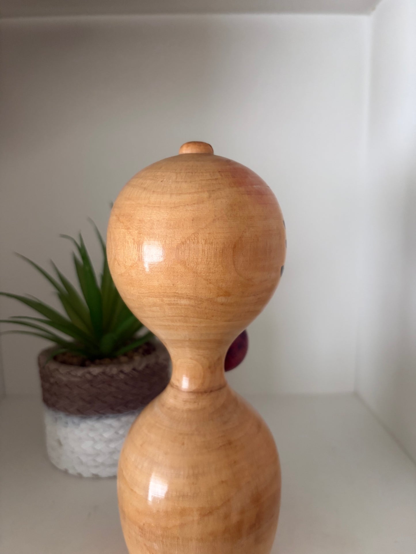 Exclusive Sosaku kokeshi by Tanaka Harumasa (1916-1966)