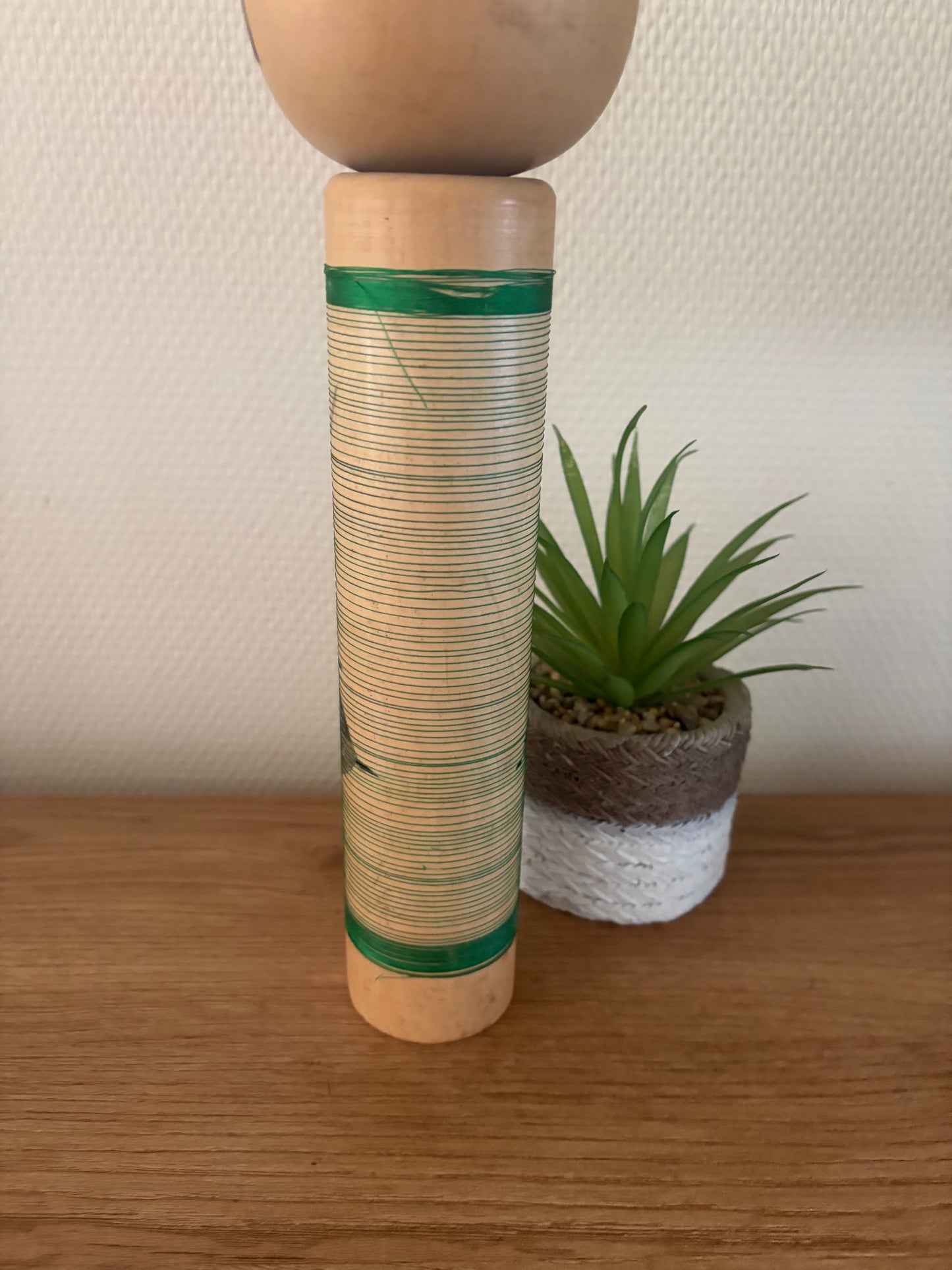 Rare vintage Sosaku kokeshi by Aida Seiho (Harumine) (1926-1998)