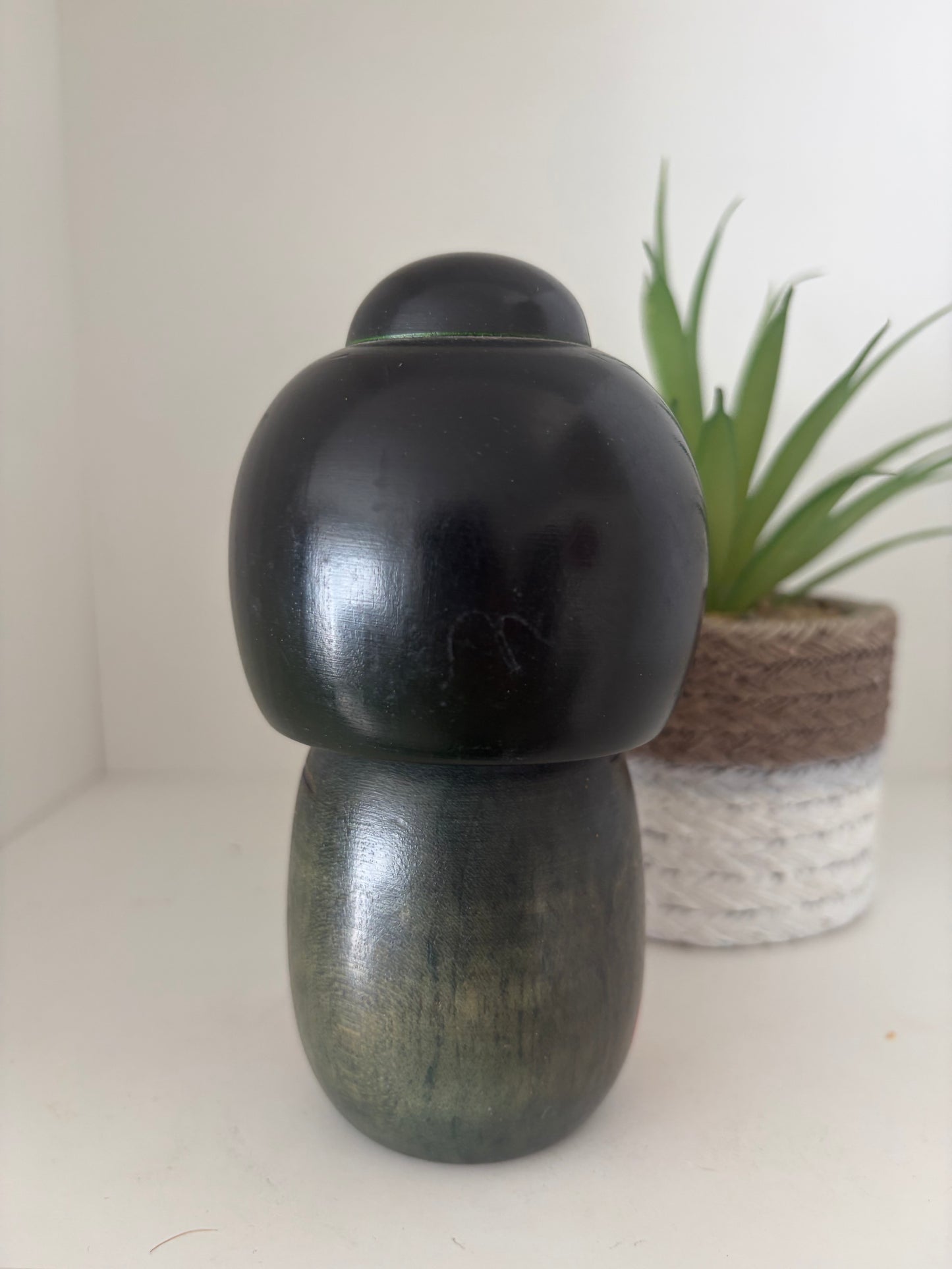 Vintage Gumma kokeshi by Hajime Miyashita (1940-)