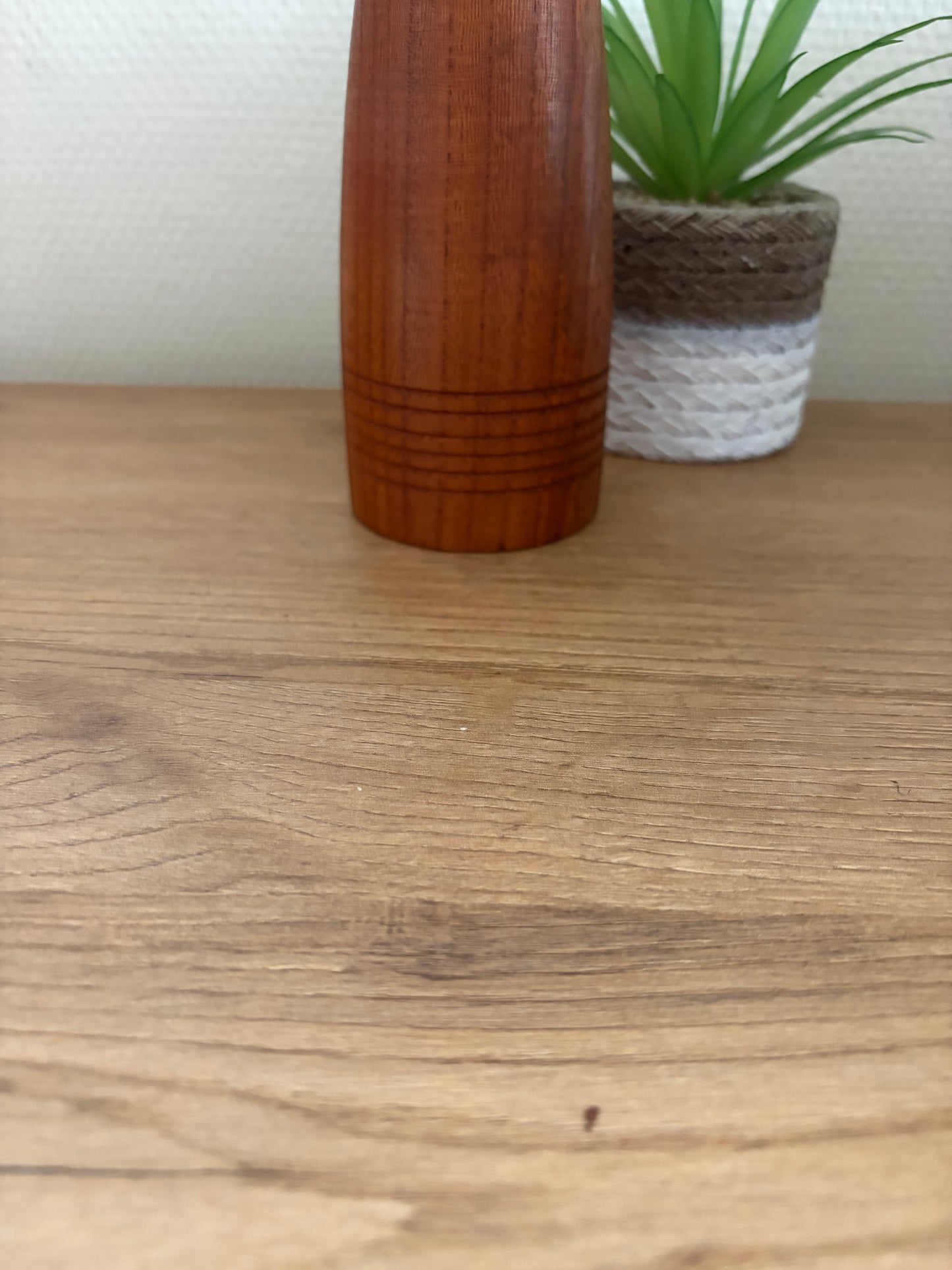 Exclusive Sosaku kokeshi by Shido Shozan (1932-1995)