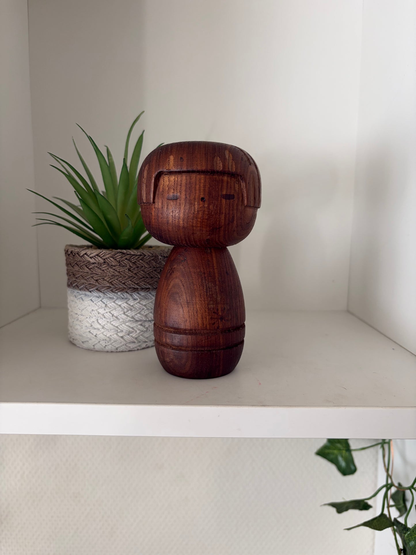 vintage Sosaku kokeshi mad by Sanpei Yamanaka (1926-2012)