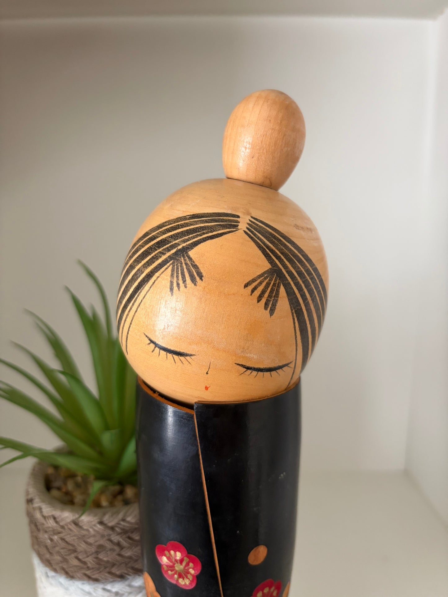 Vintage Sosaku Kokeshi made by Sato Suigai (1920-)
