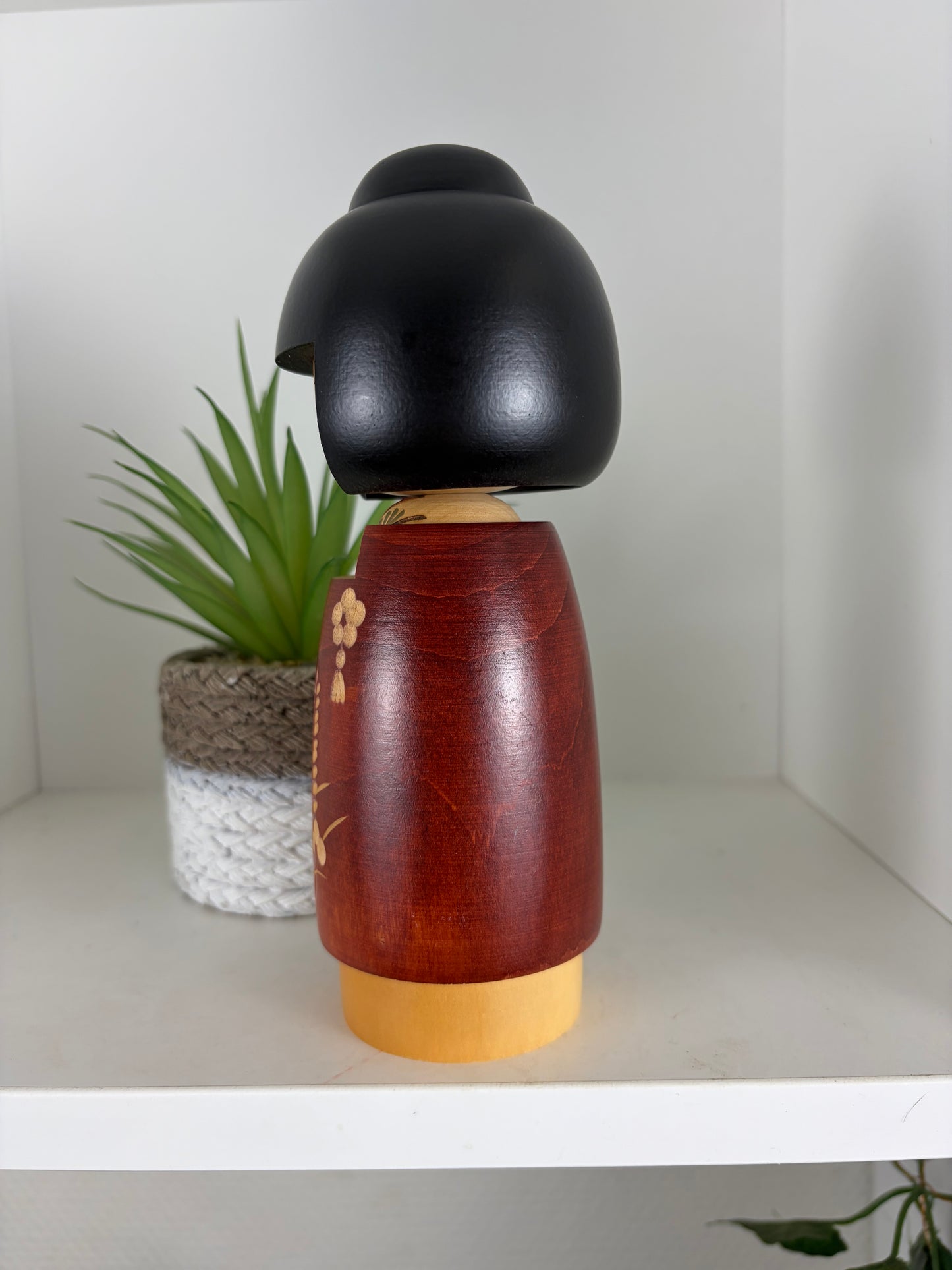 Vintage Sosaku kokeshi by Sato Suigai (1920-)