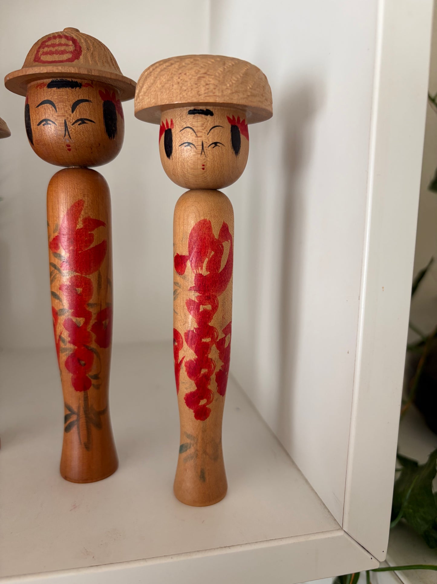 Vintage set of six Yamagata kokeshi with hat by Seijiro Kobayashi (1918-2015)
