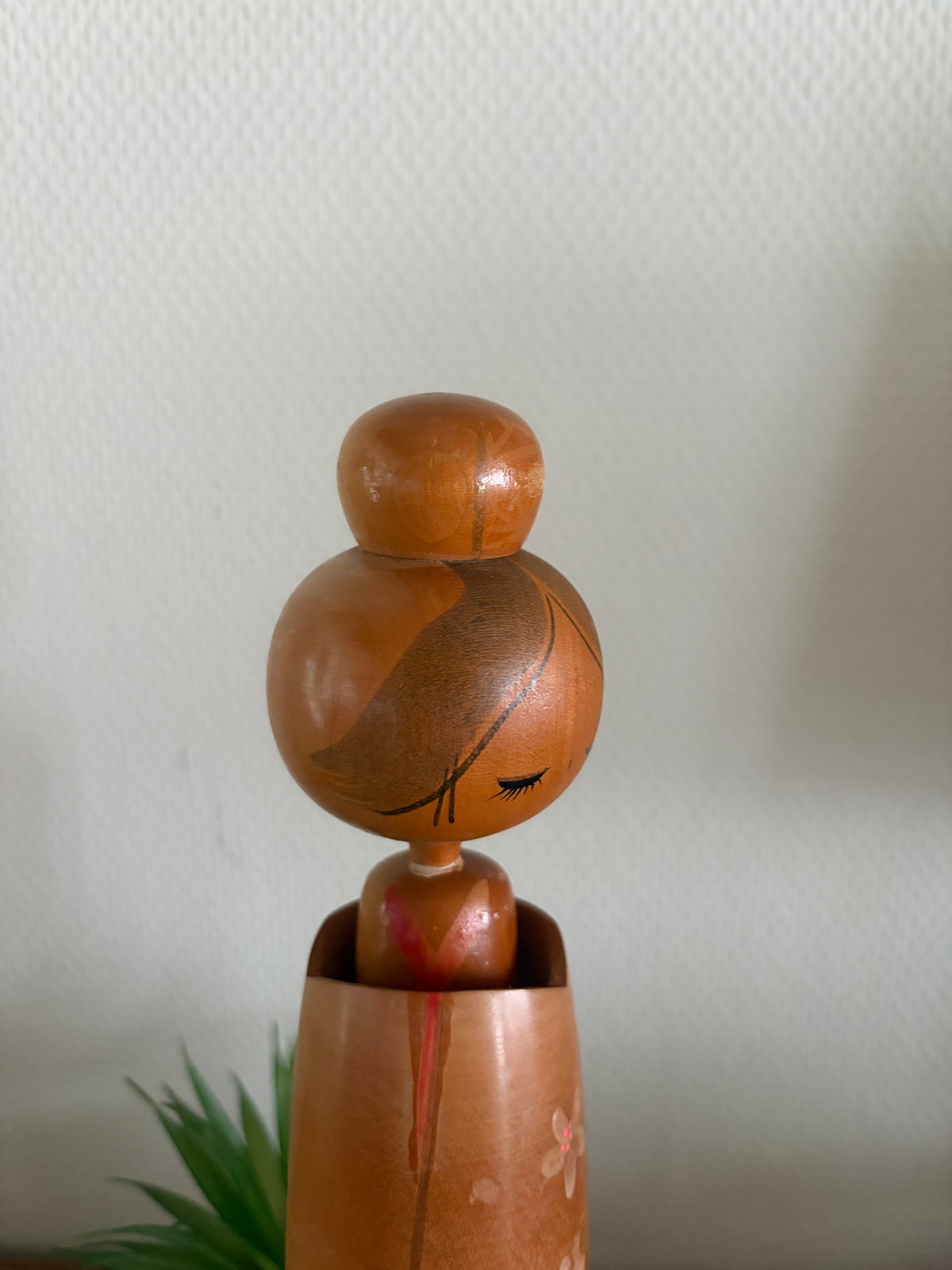 Elegant vintage Sosaku kokeshi by Hajime Miyashita (1940-)