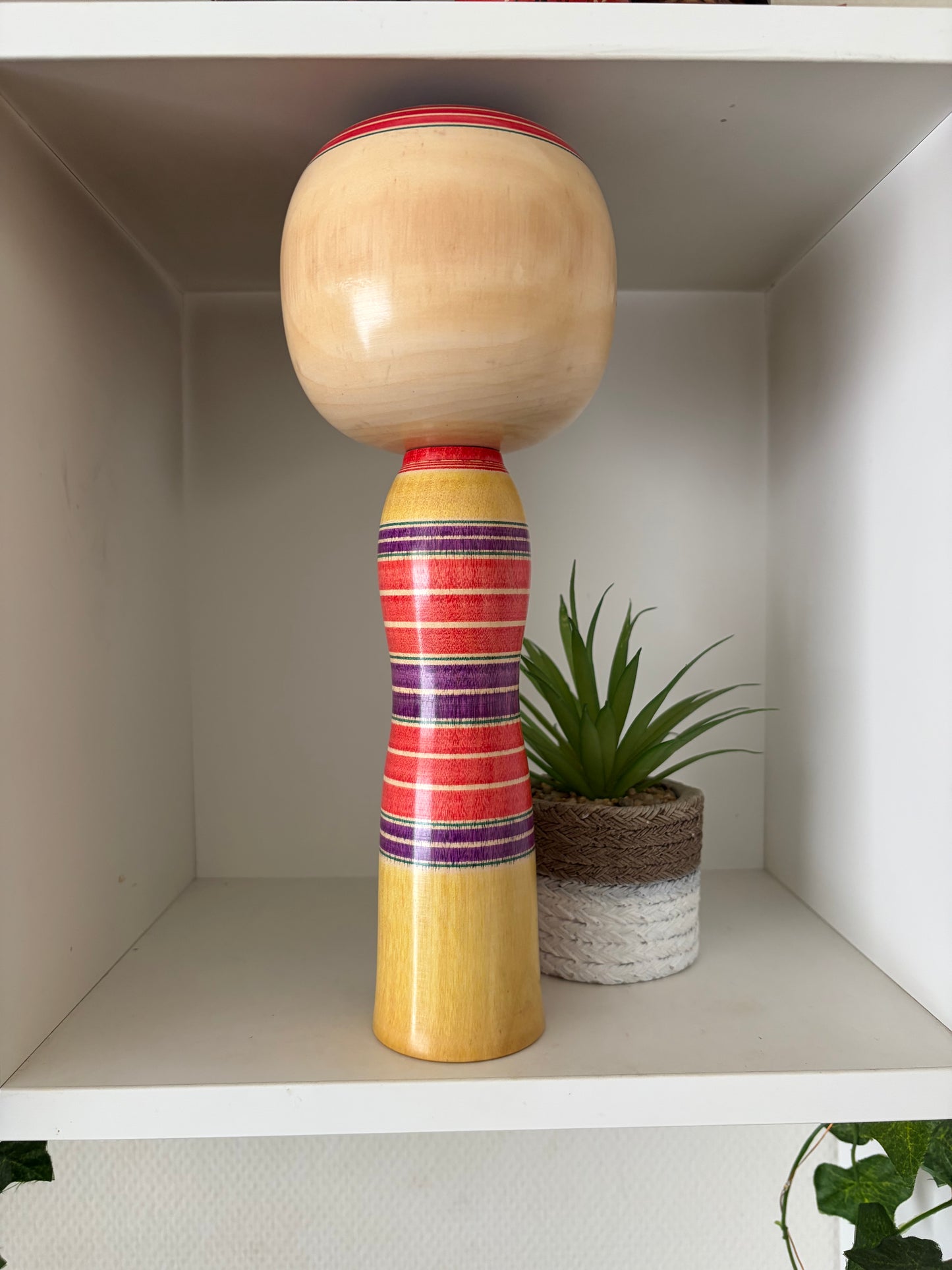 Rare vintage traditional Yajiro kokeshi by Niiyama Toru - With rattle inside the head