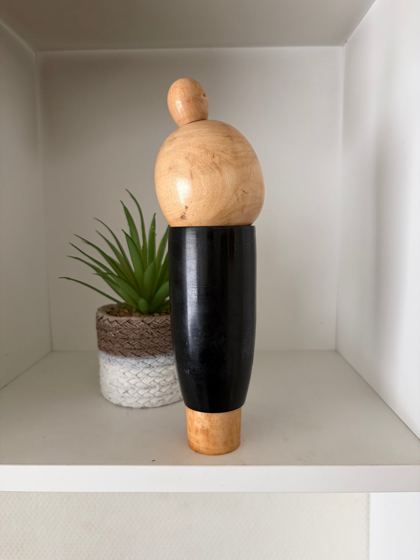 Vintage Sosaku Kokeshi made by Sato Suigai (1920-)