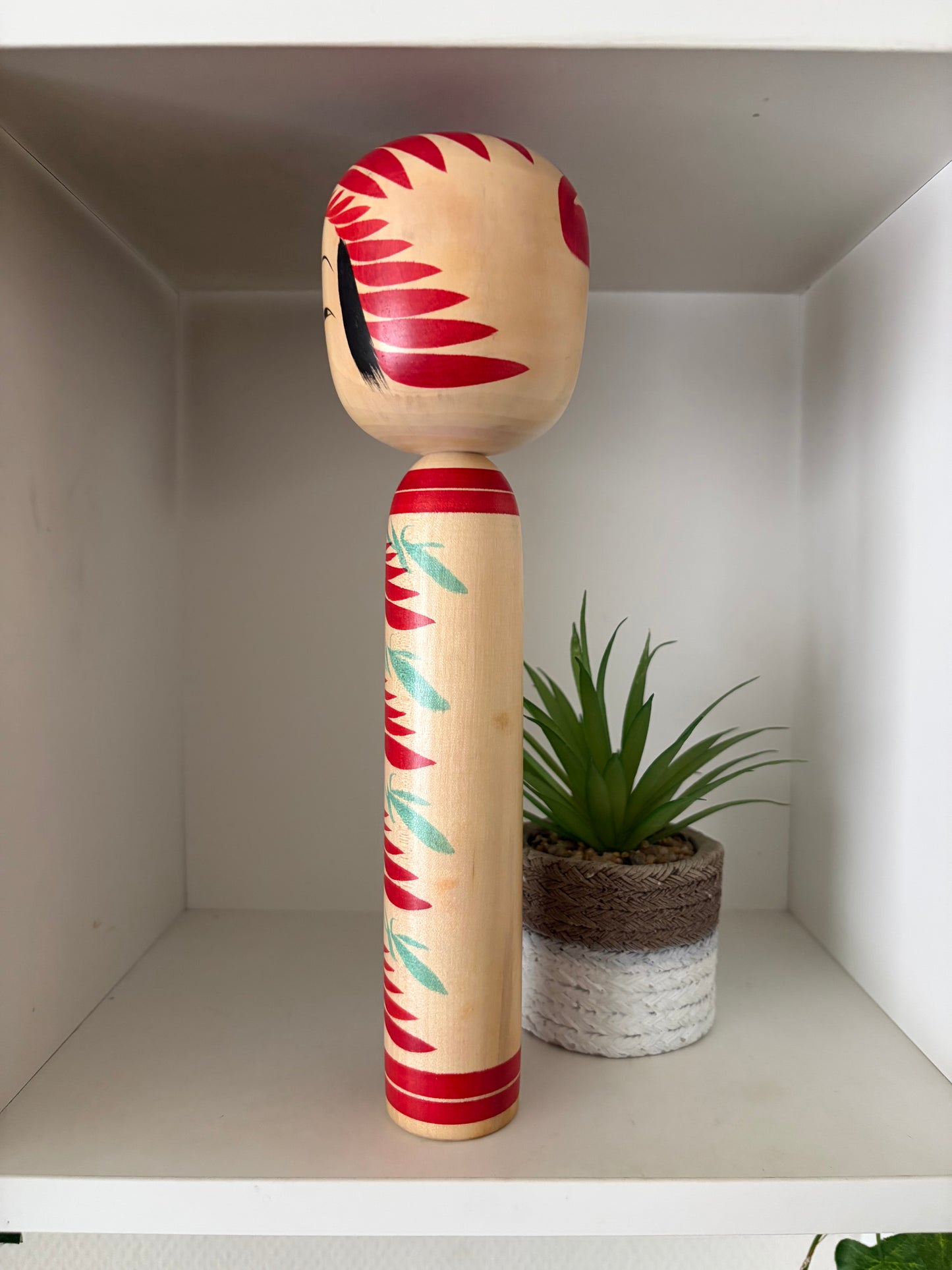 Vintage traditional Togatta kokeshi by Sakuta Takashi