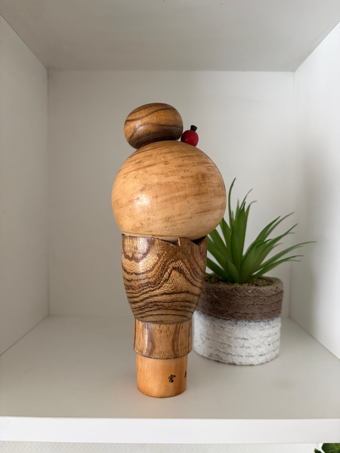 Vintage Sosaku kokeshi by Yajima Suiho (1915-)