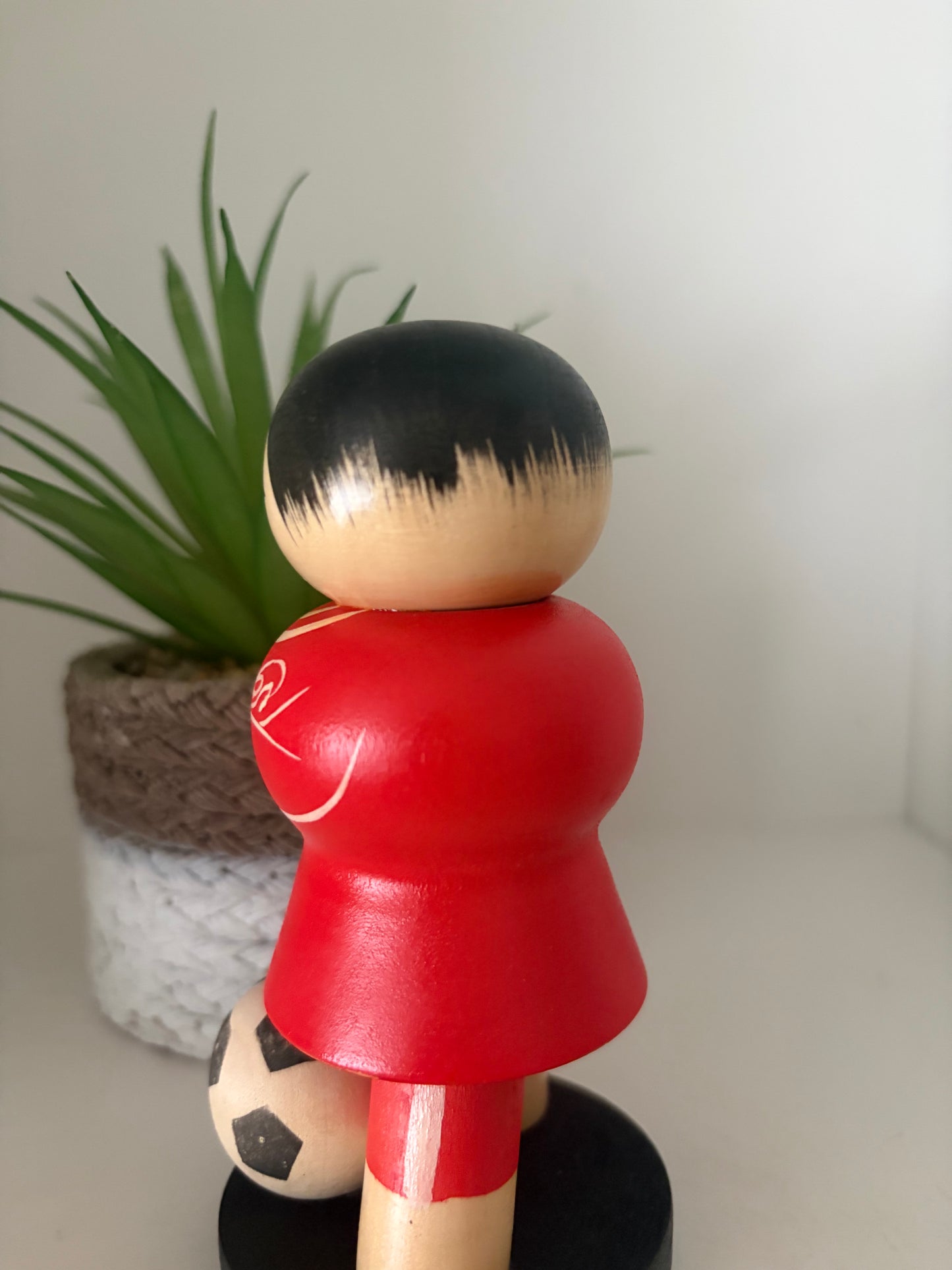 Vintage Sosaku kokeshi by Aoki Ryoka (1931-)