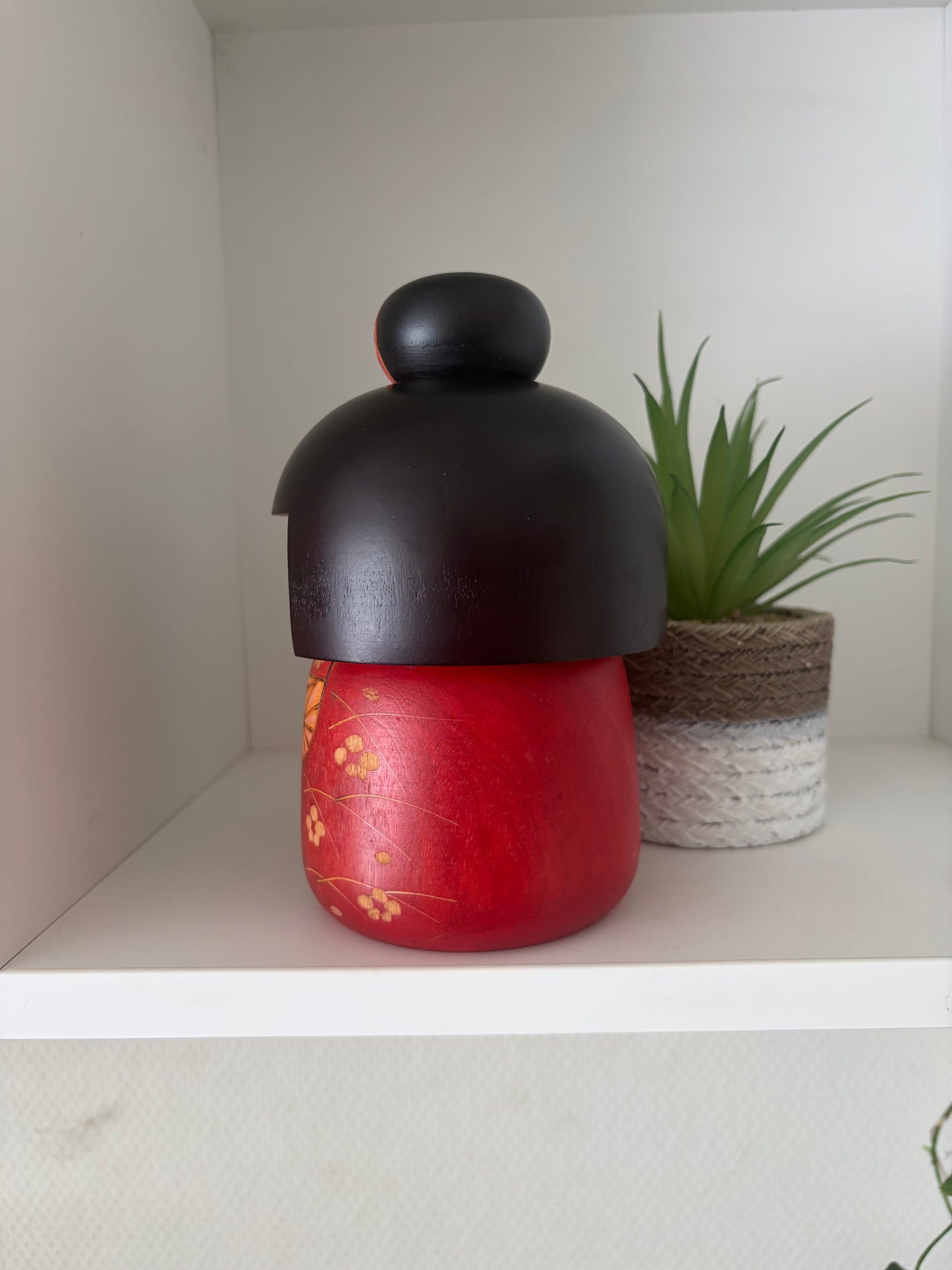 Beautiful vintage Sosaku kokeshi by Koho