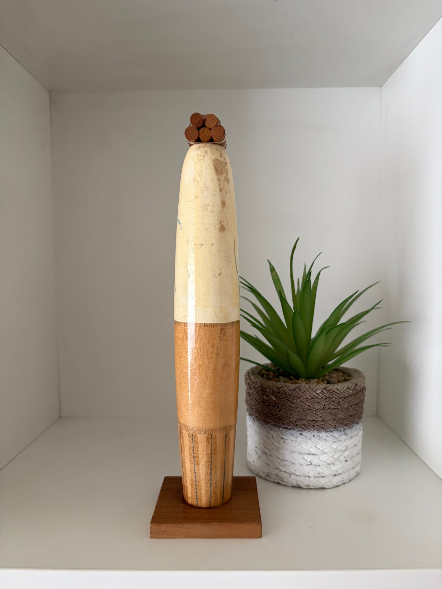 Vintage Sosaku kokeshi by Issetsu Kuribayashi (1924-2011)