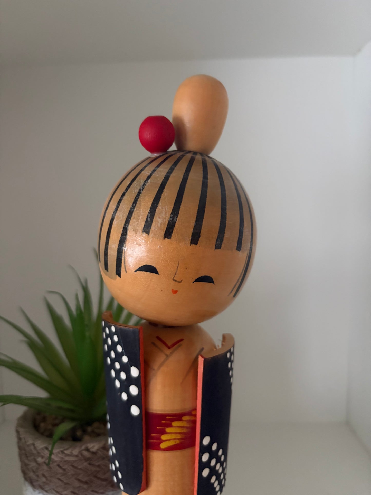 Elegant Vintage Sosaku kokeshi