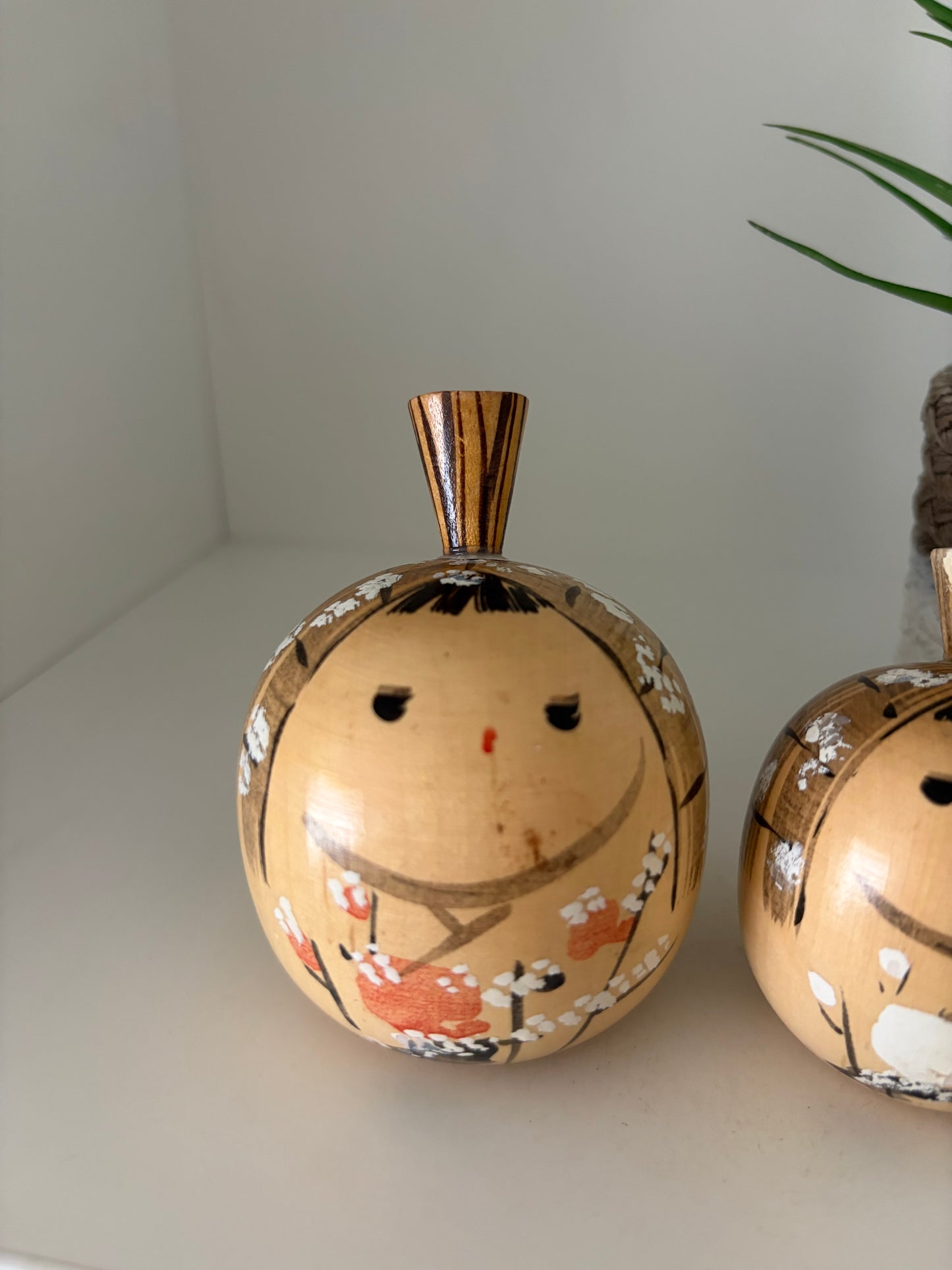 Cute set vintage Sosaku kokesh.