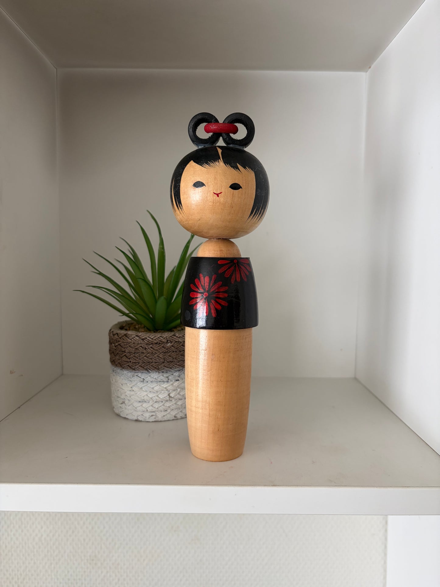 Lovely vintage Sosaku kokeshi by Fujiko