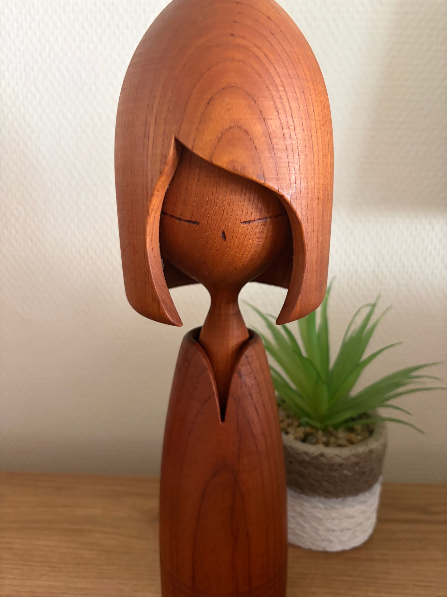 Exclusive Sosaku kokeshi by Shido Shozan (1932-1995)
