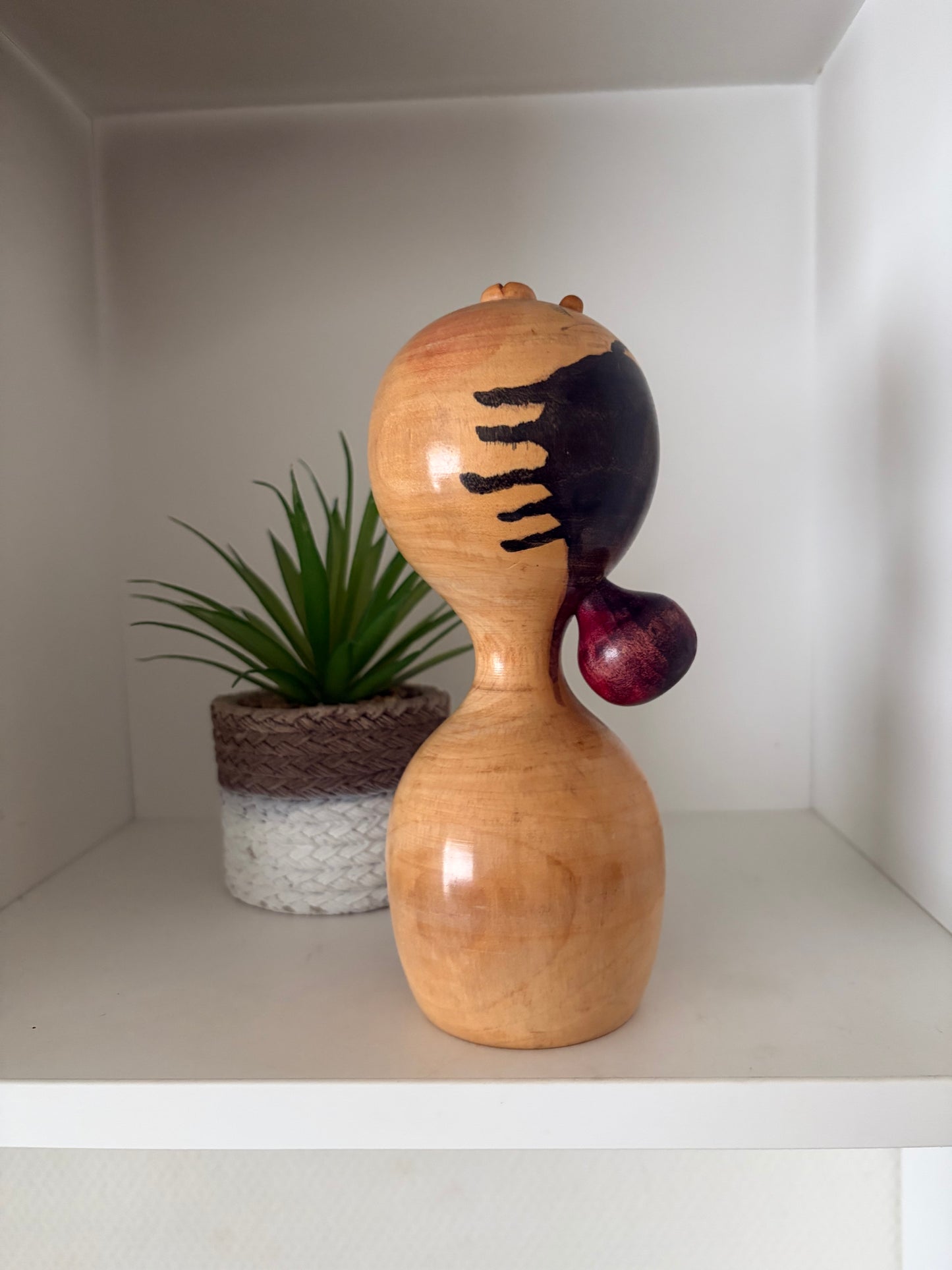 Exclusive Sosaku kokeshi by Tanaka Harumasa (1916-1966)