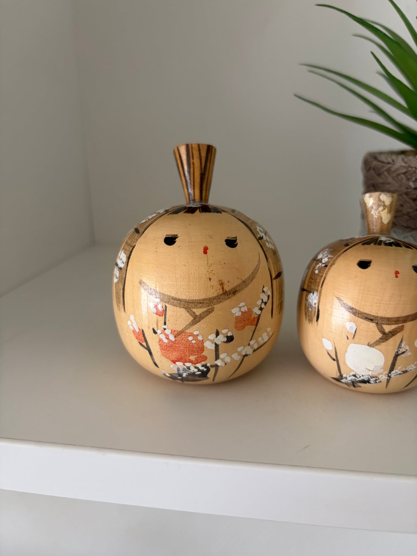 Cute set vintage Sosaku kokesh.