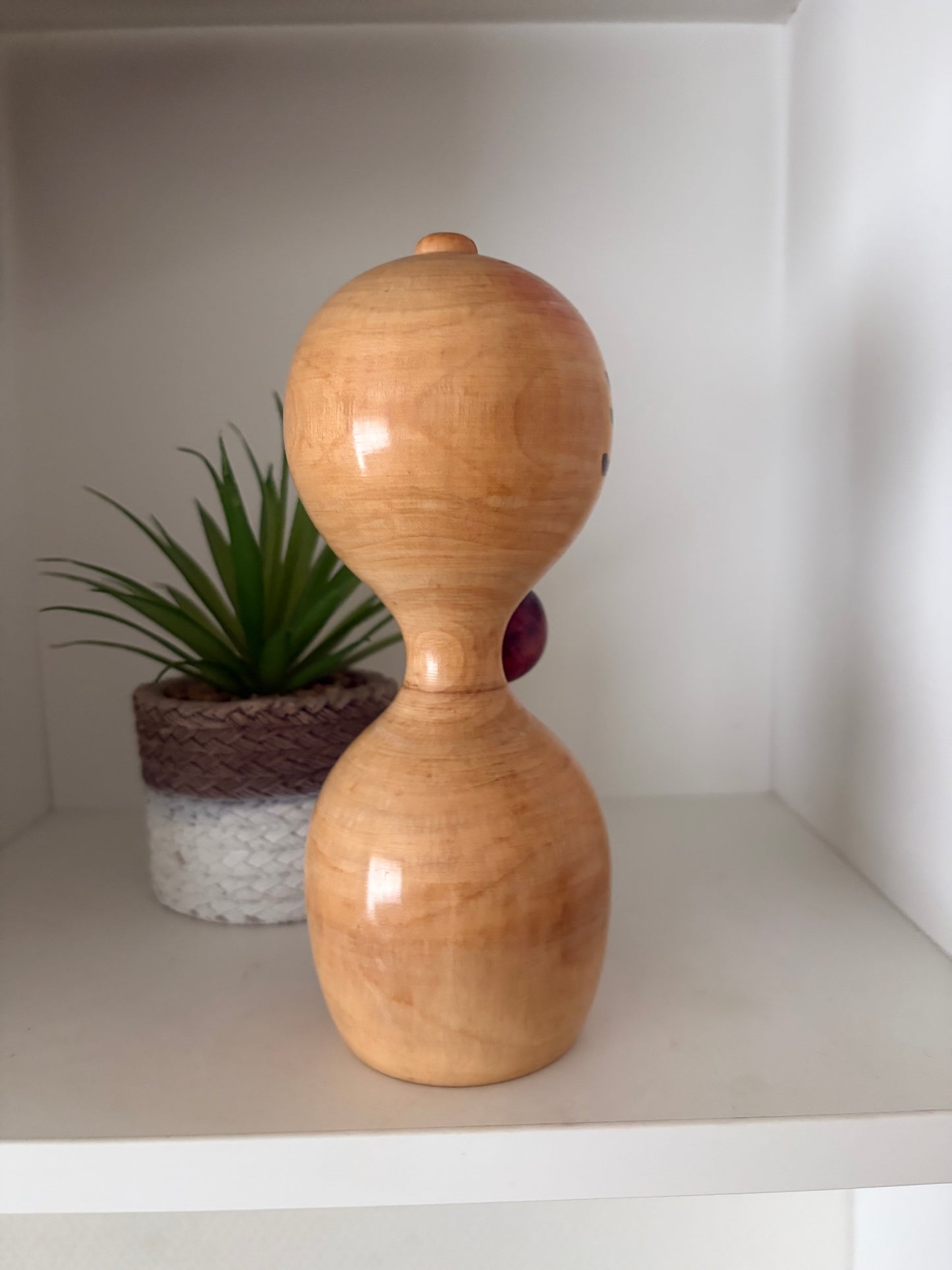 Exclusive Sosaku kokeshi by Tanaka Harumasa (1916-1966)