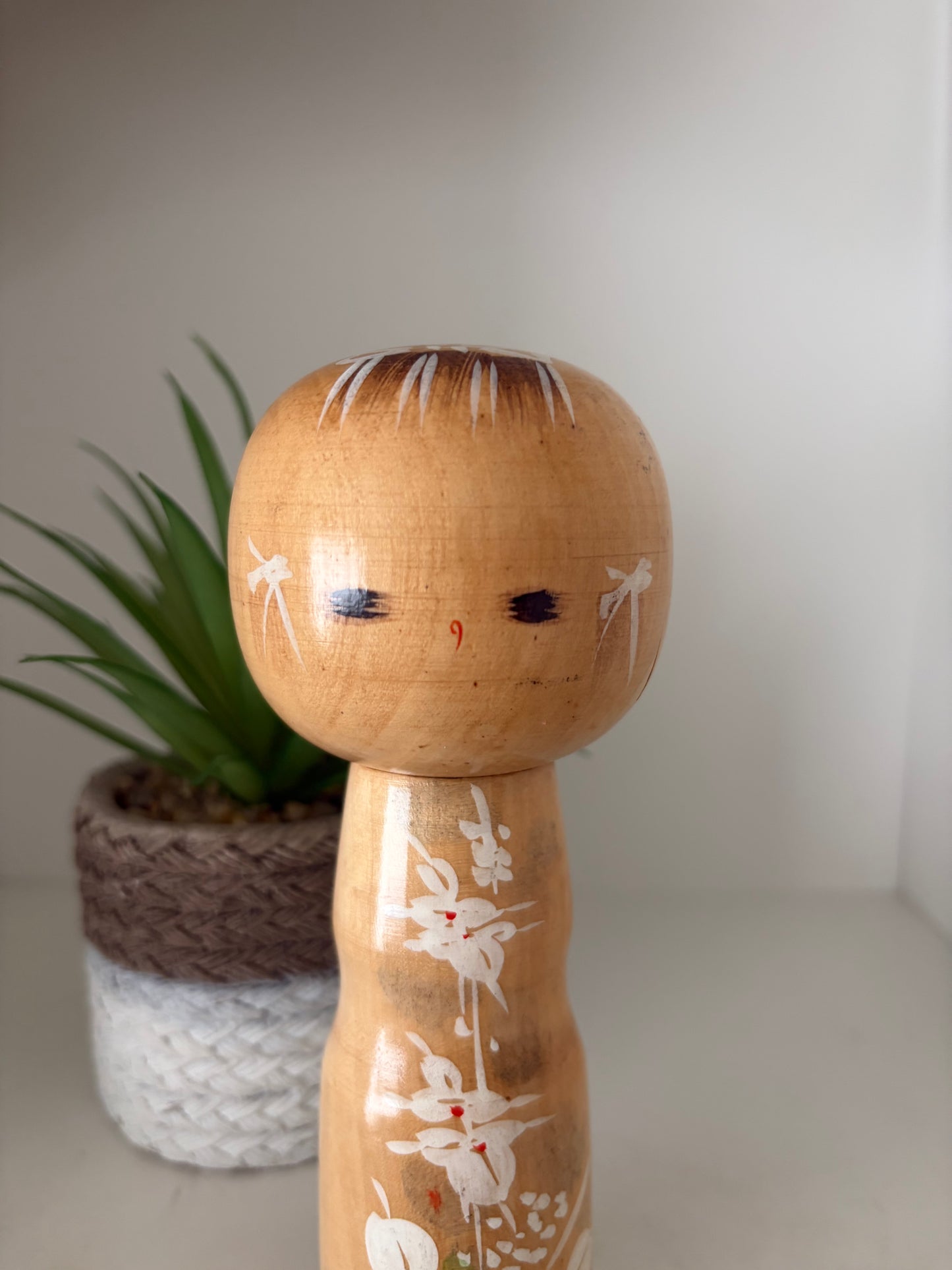 Rare vintage Sosaku kokeshi by Aida Seiho (Harumine) (1926-1998)