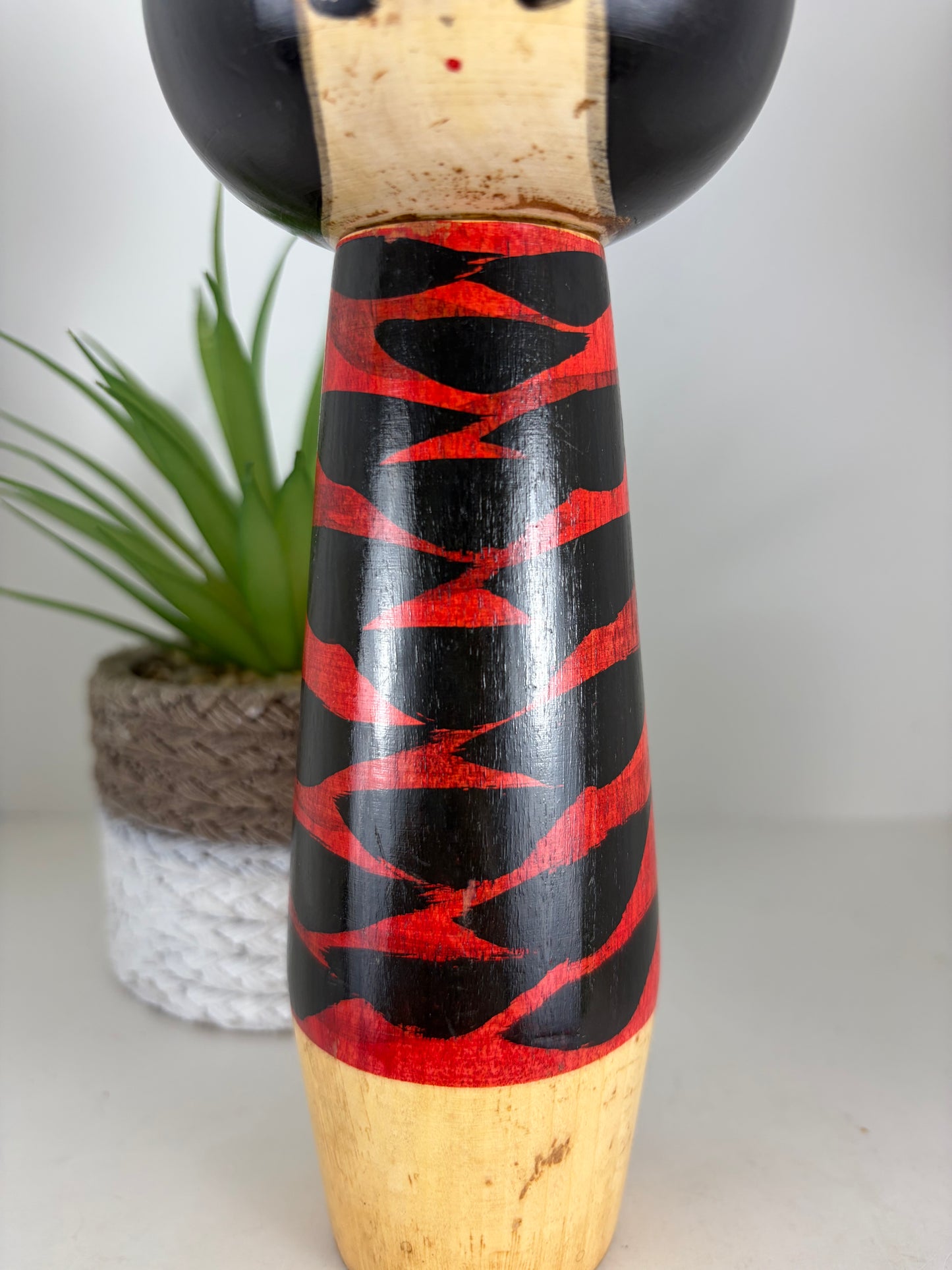 Vintage Sosaku kokeshi by Hideo Ishihara (1925-1999)