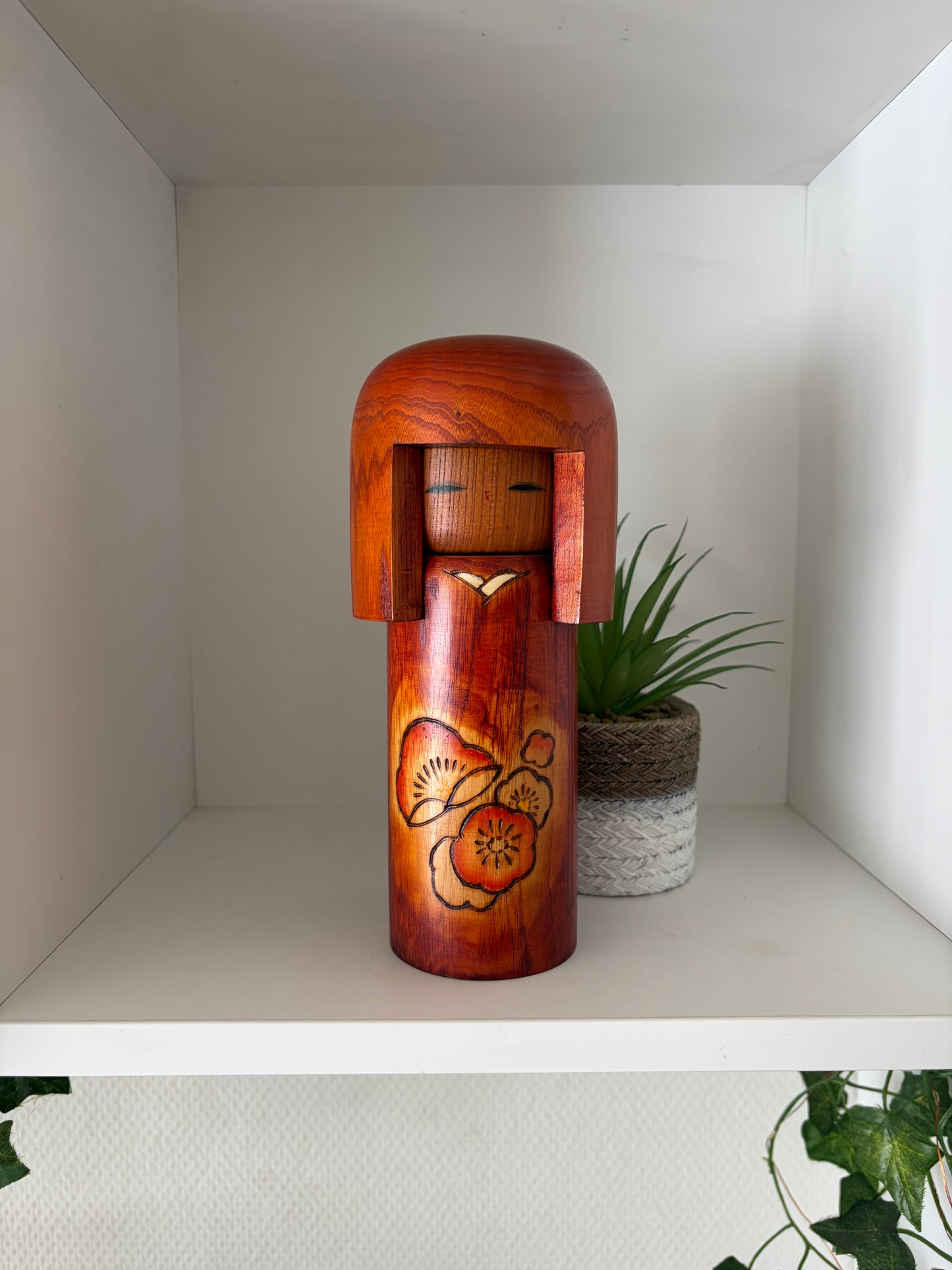 Realy beautiful vintage Sosaku kokeshi by Katsuyuki
