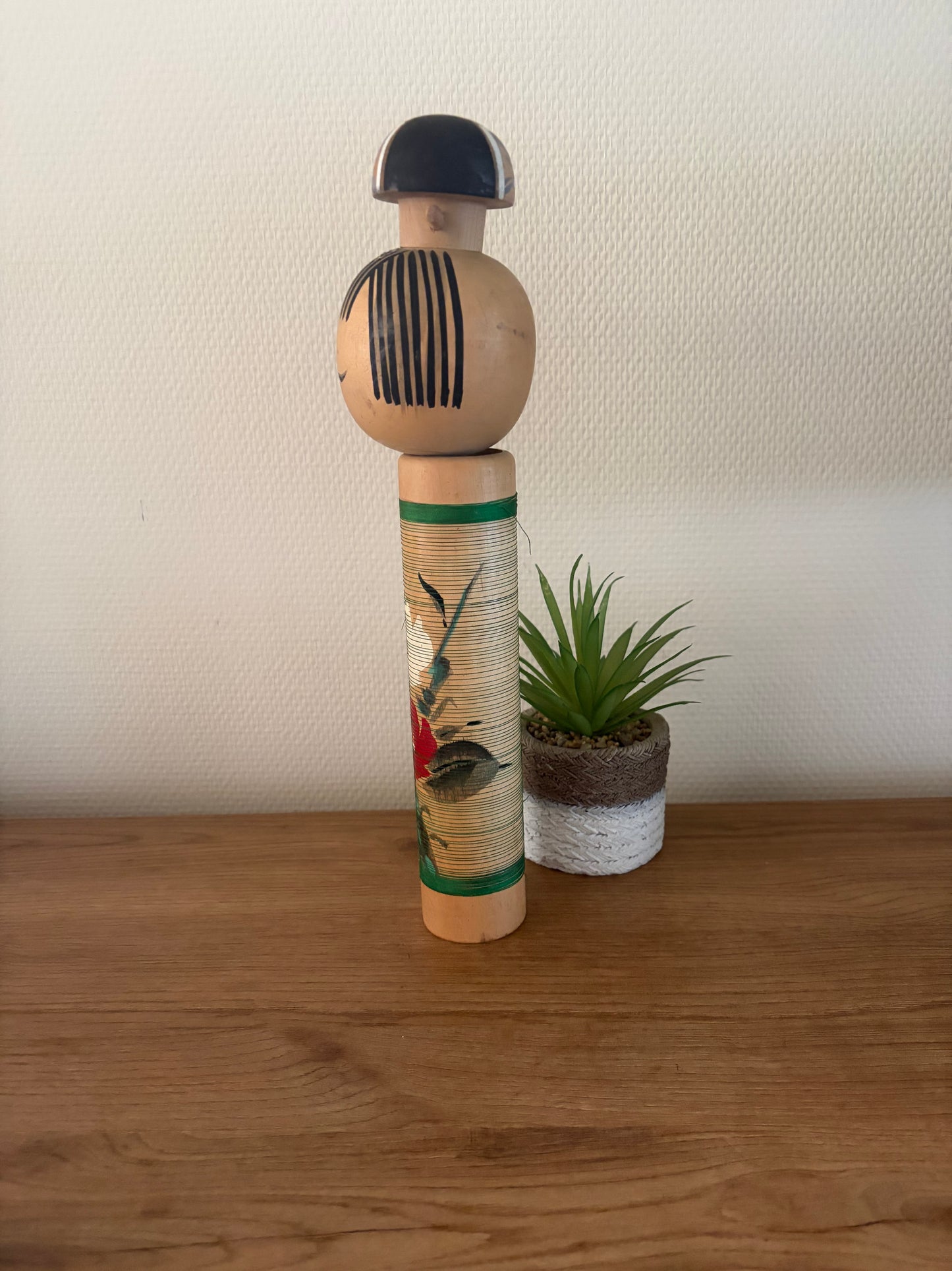 Rare vintage Sosaku kokeshi by Aida Seiho (Harumine) (1926-1998)