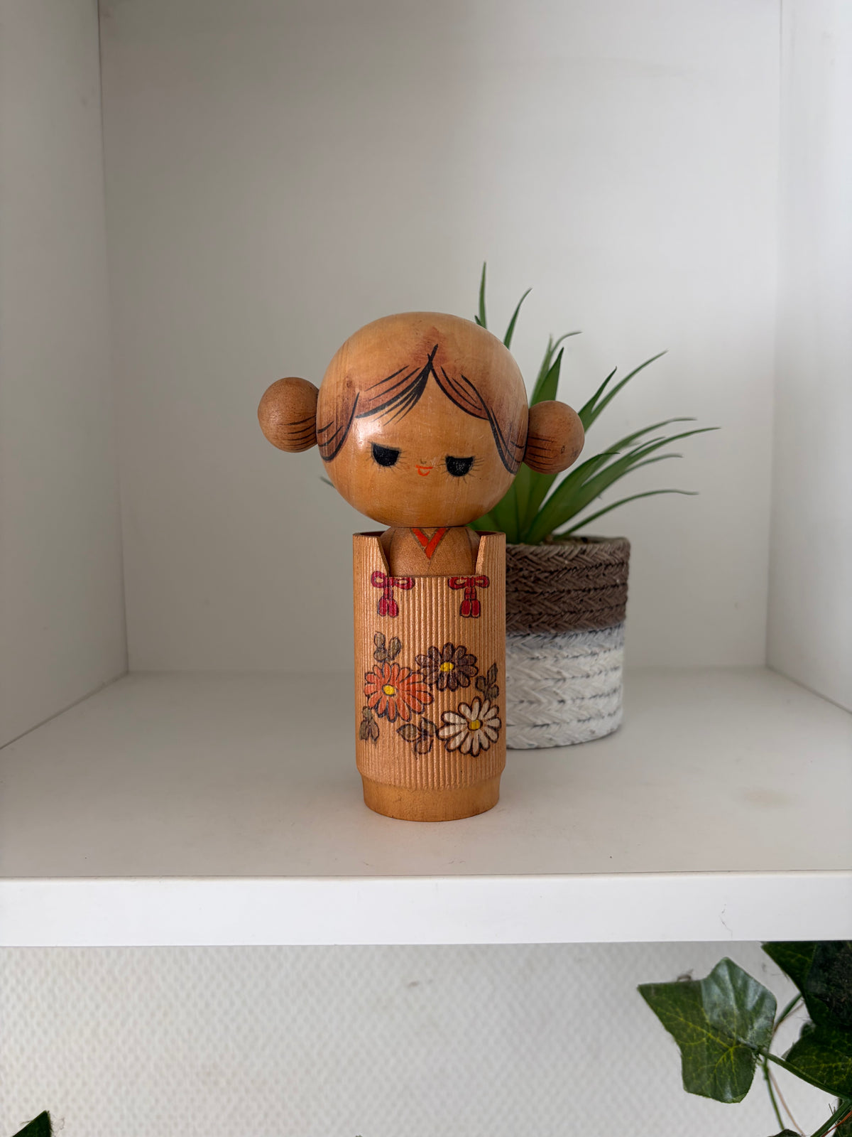 Lovely vintage Sosaku kokeshi by Tomio Ishida
