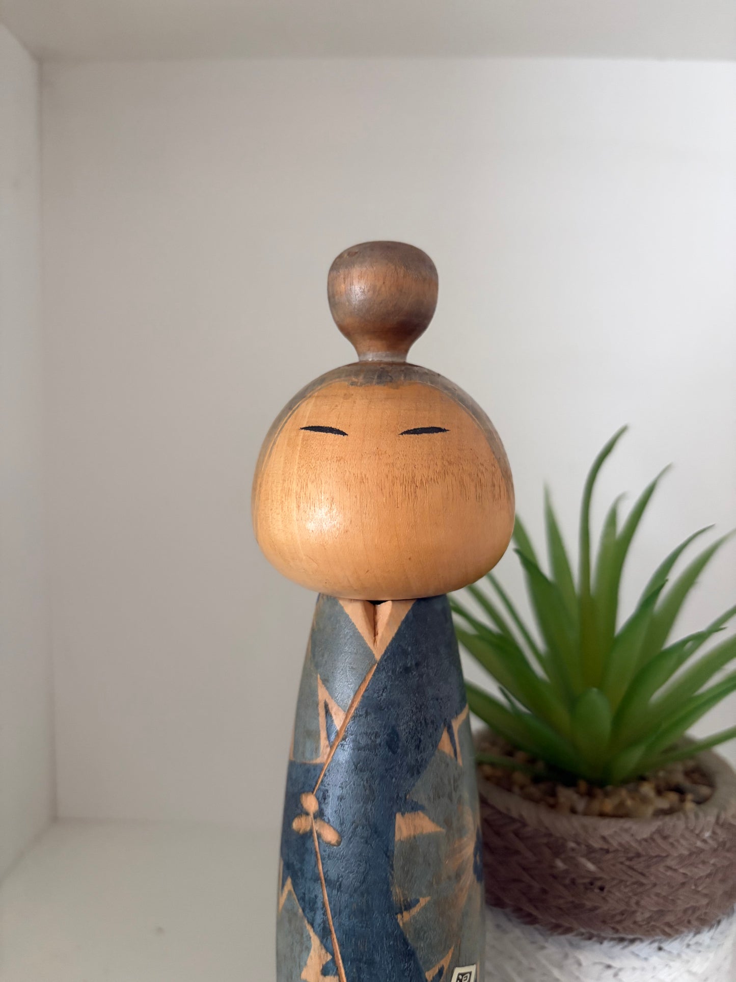vintage Sosaku kokeshi by Issetsu Kuribayashi (1924-2011)