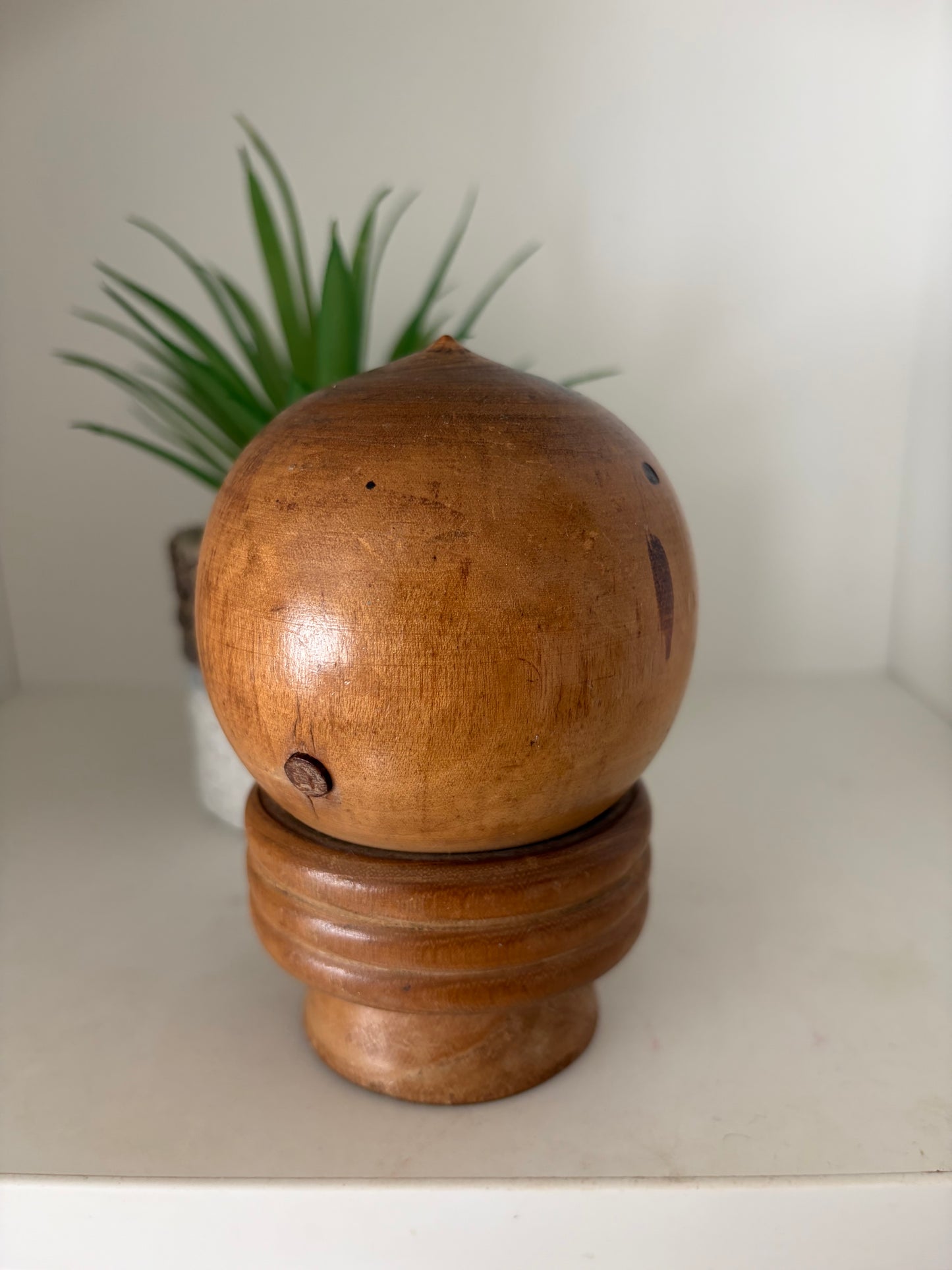 Vintage Sosaku kokeshi most probaly by Ikuyoshi Yokozuka