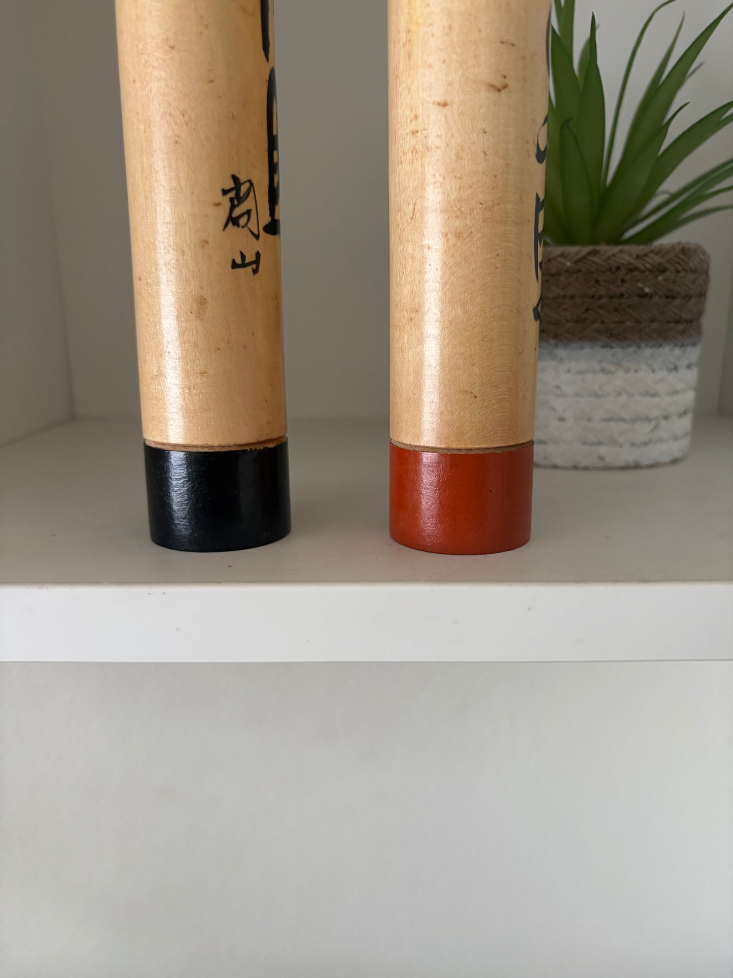 Vintage Sosaku kokeshi by Shido Shozan (1932-1995) - With box